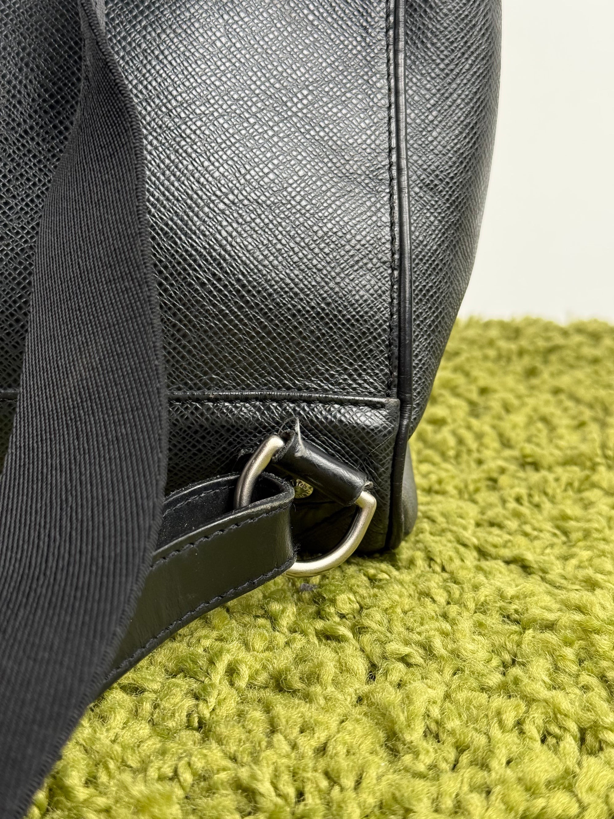 Zaino Cassiar Louis Vuitton in pelle Taiga Nero