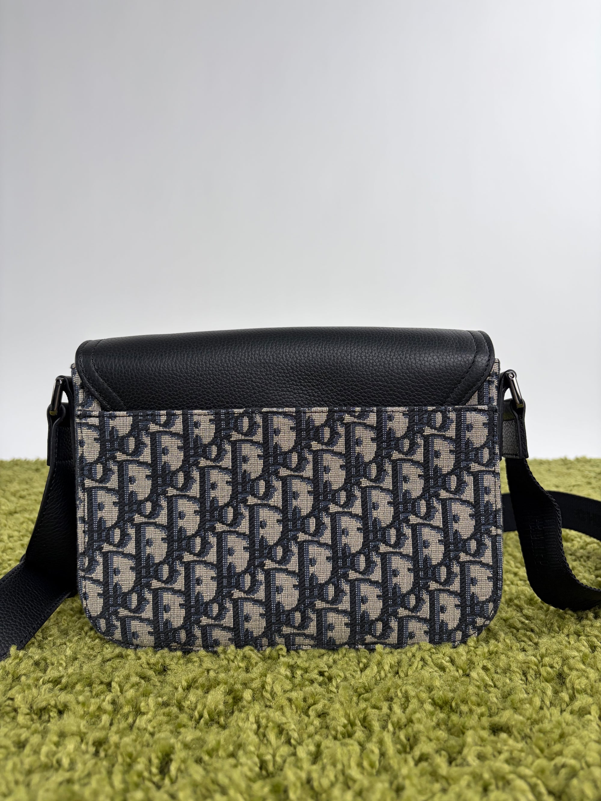 Borsello Dior Monogram blu e grigio