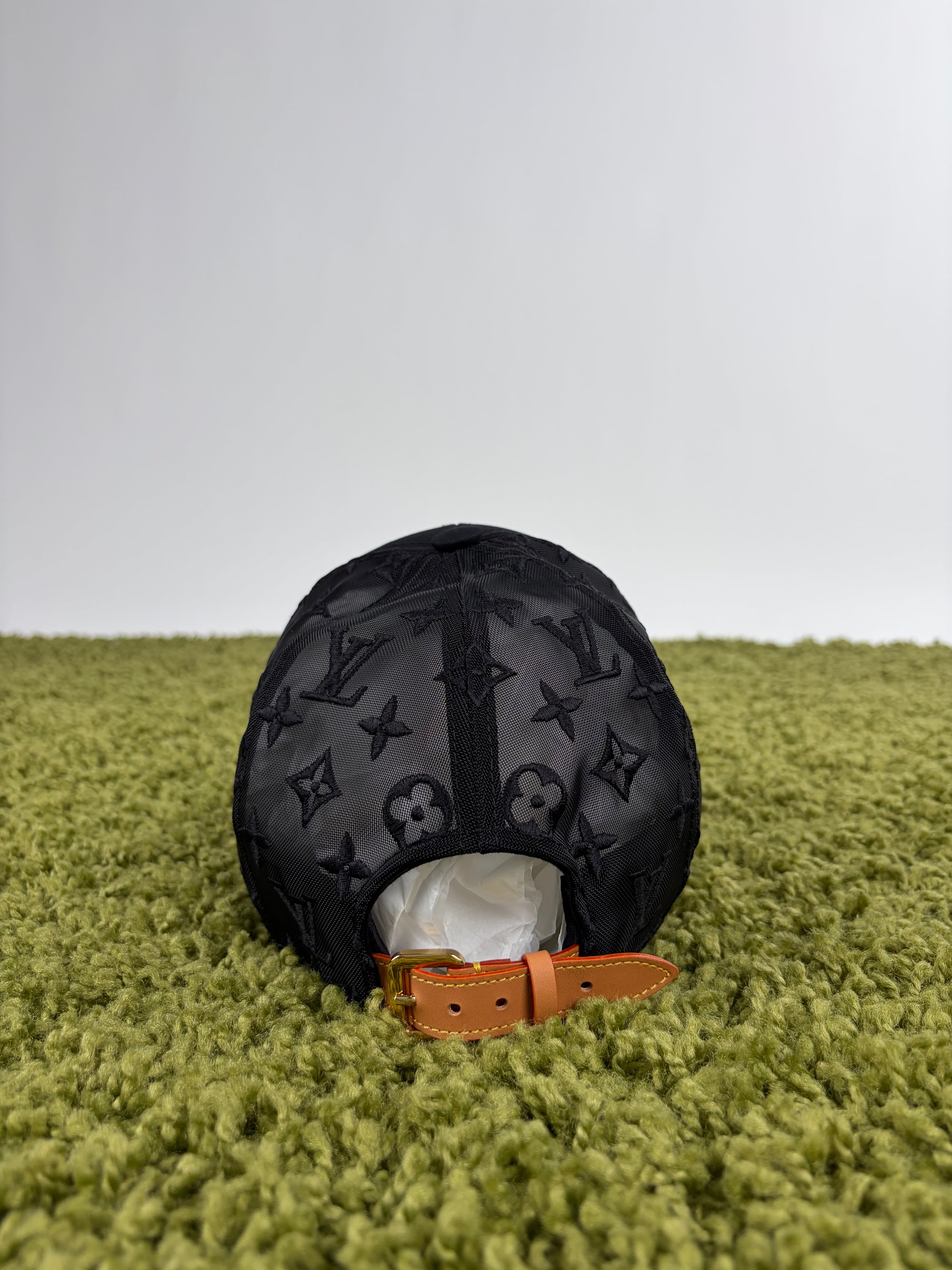 Cappello Louis Vuitton Monogram Mesh Size L nero