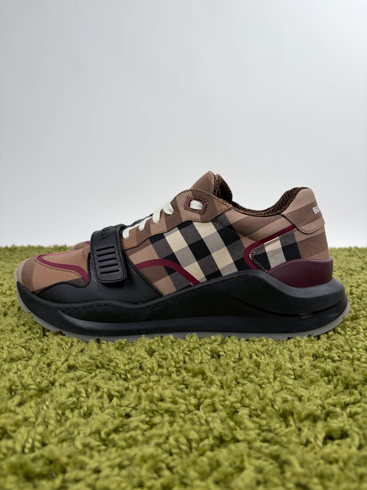 Burberry New Runner Beige 46