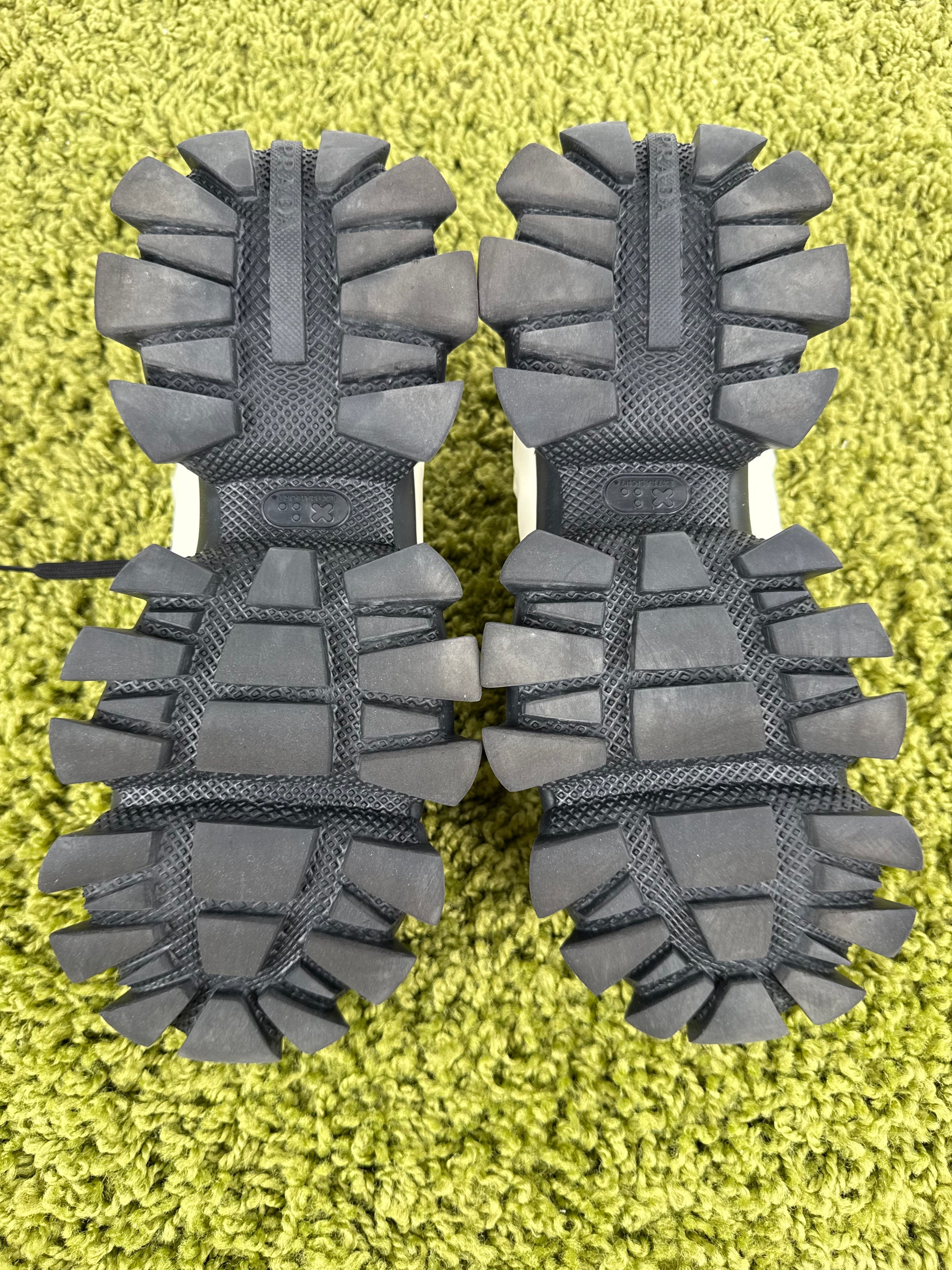 Prada Cloudbust Thunder gialla 6