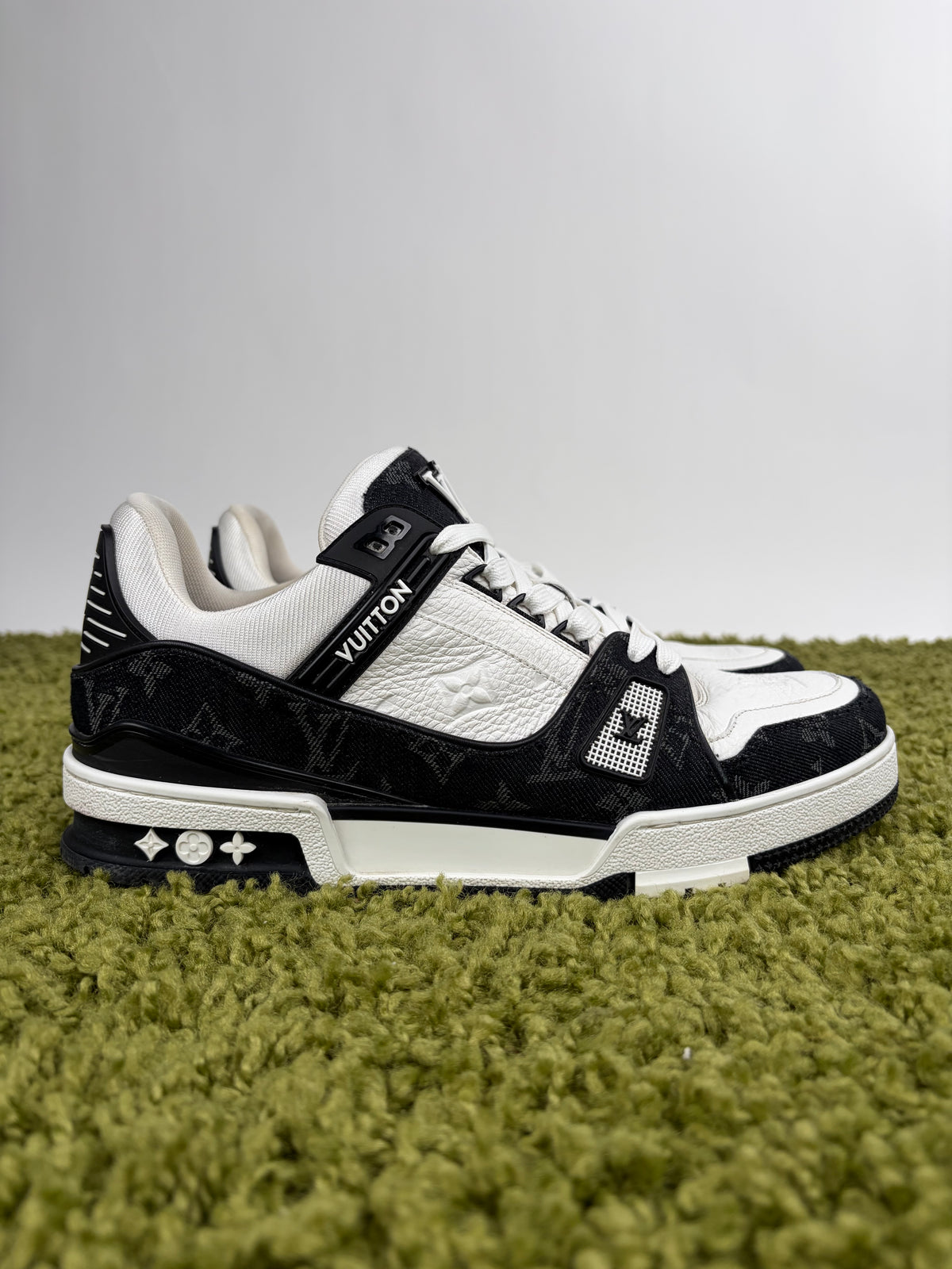Louis Vuitton Trainer in Denim Nero 7.5