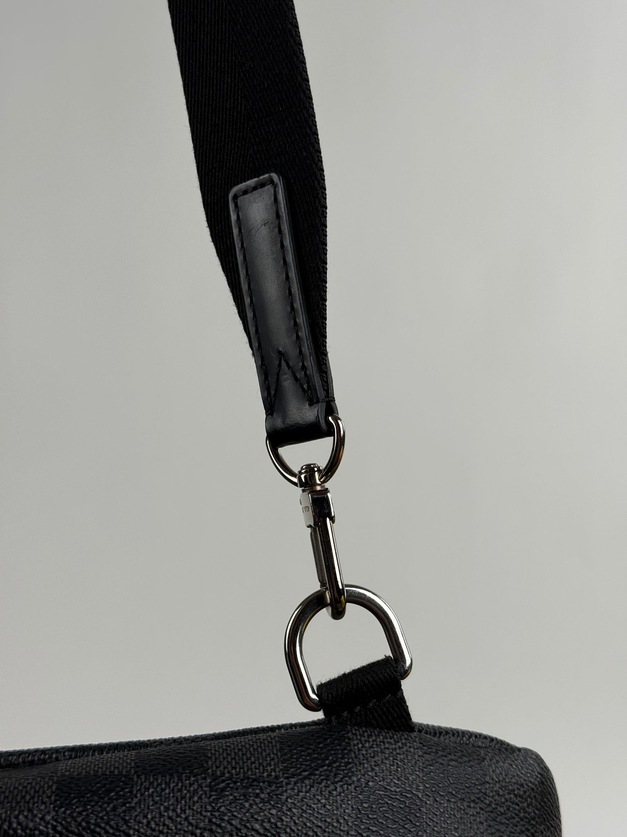 Borsello Avenue Sling Louis Vuitton Nero