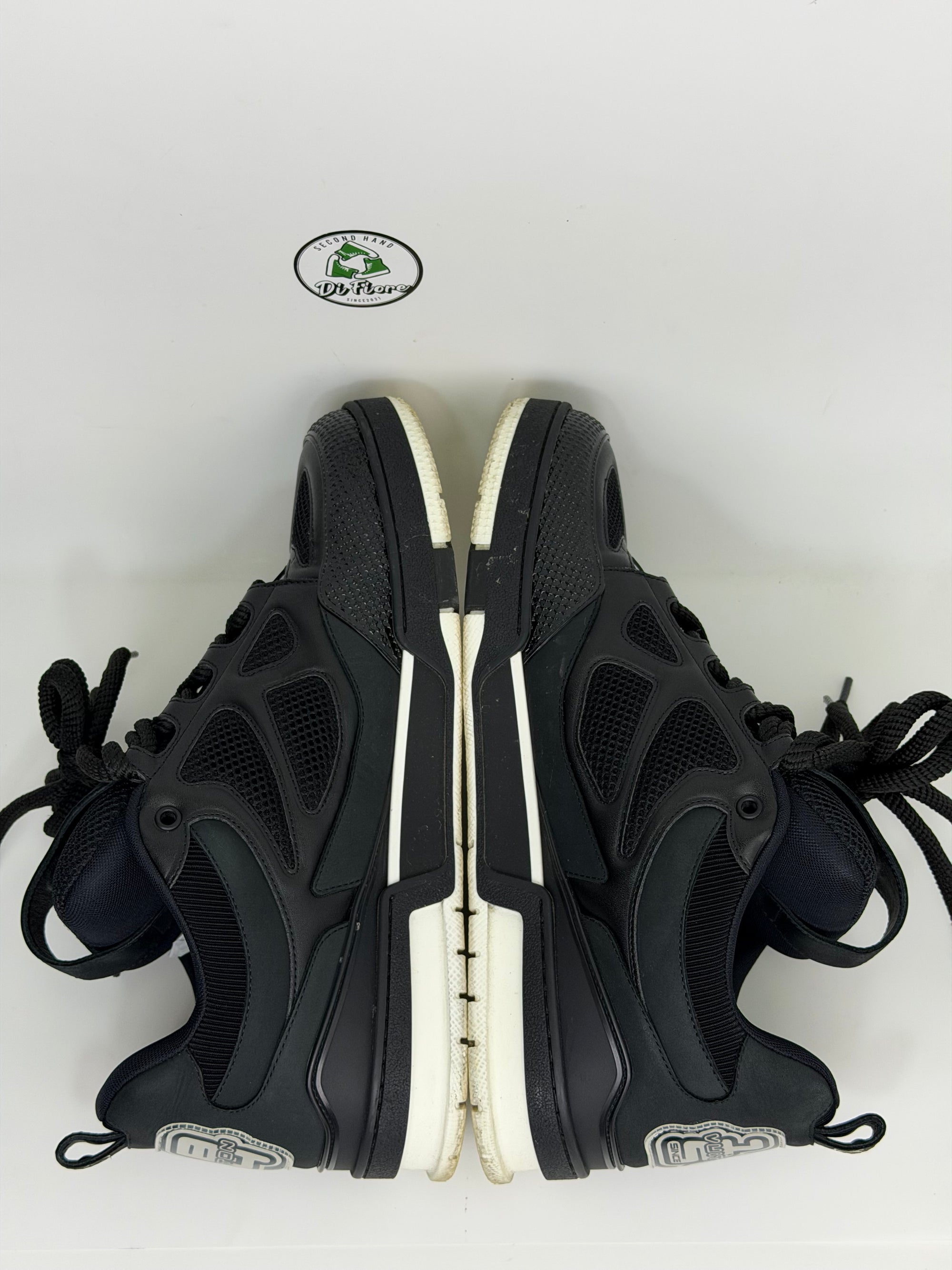 Louis Vuitton skate Size 10=44 veste 45 nera e bianca