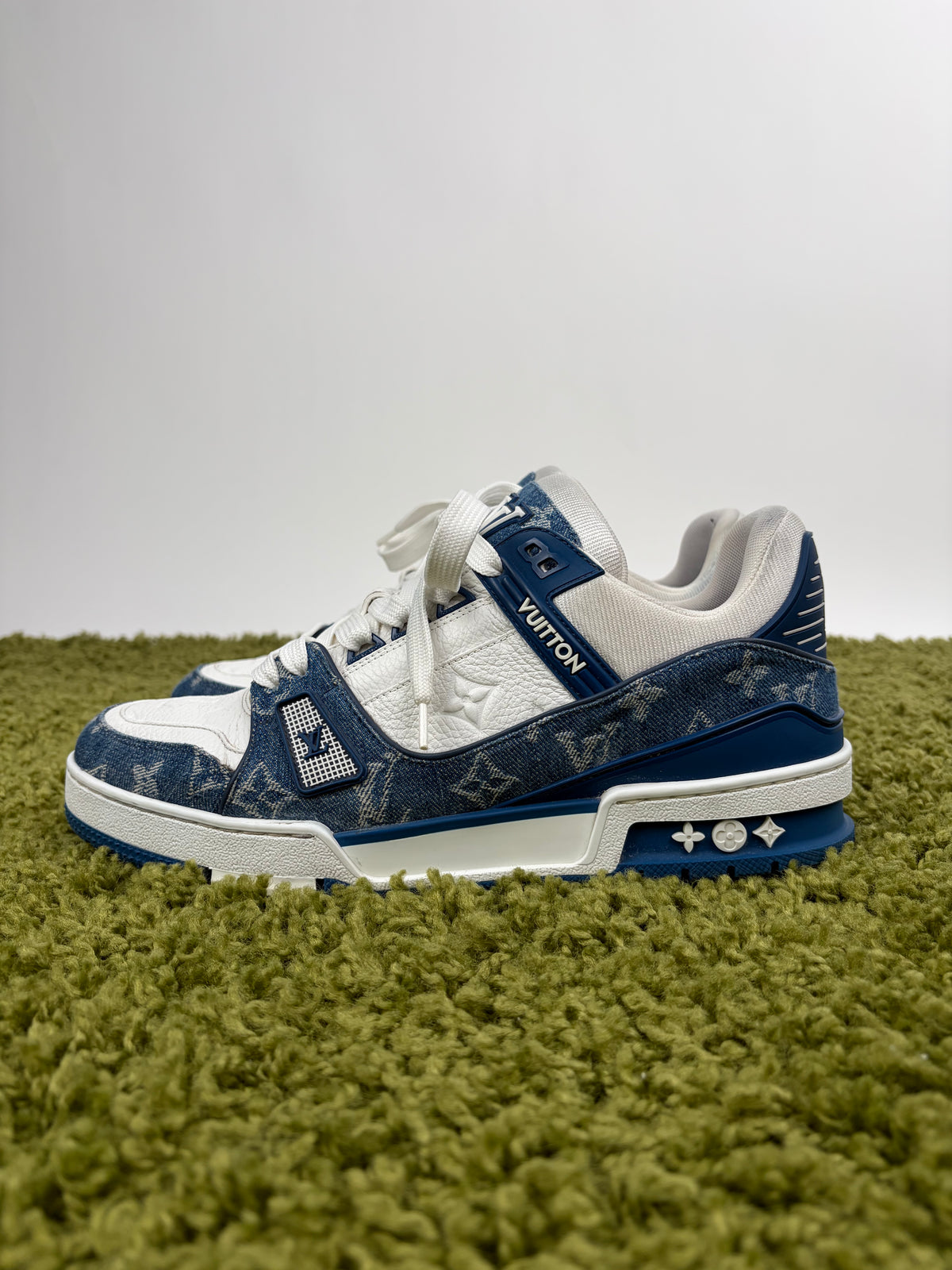 Louis Vuitton Trainer in Denim Blu 7.5