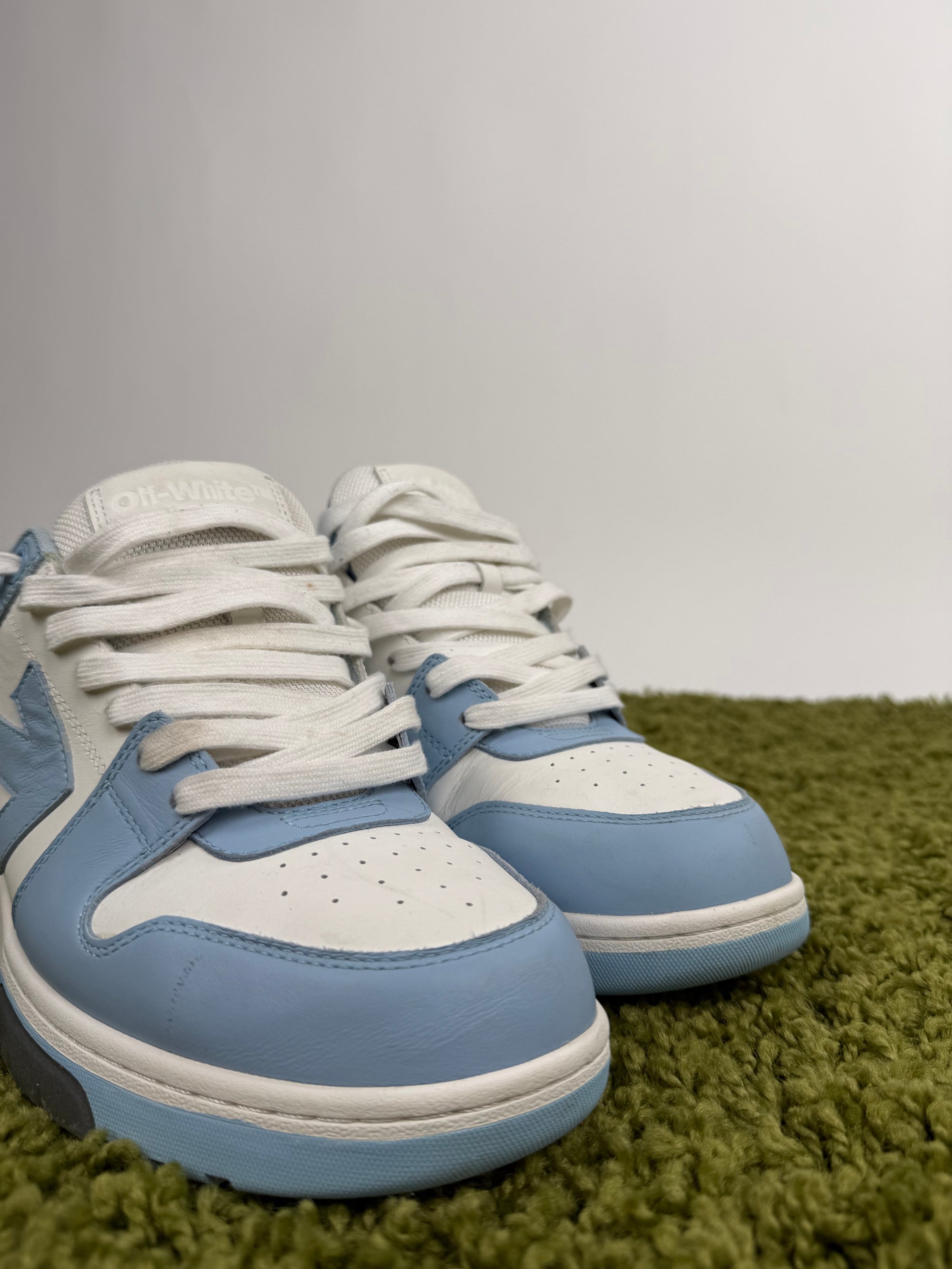 Off White Out Of Office 45