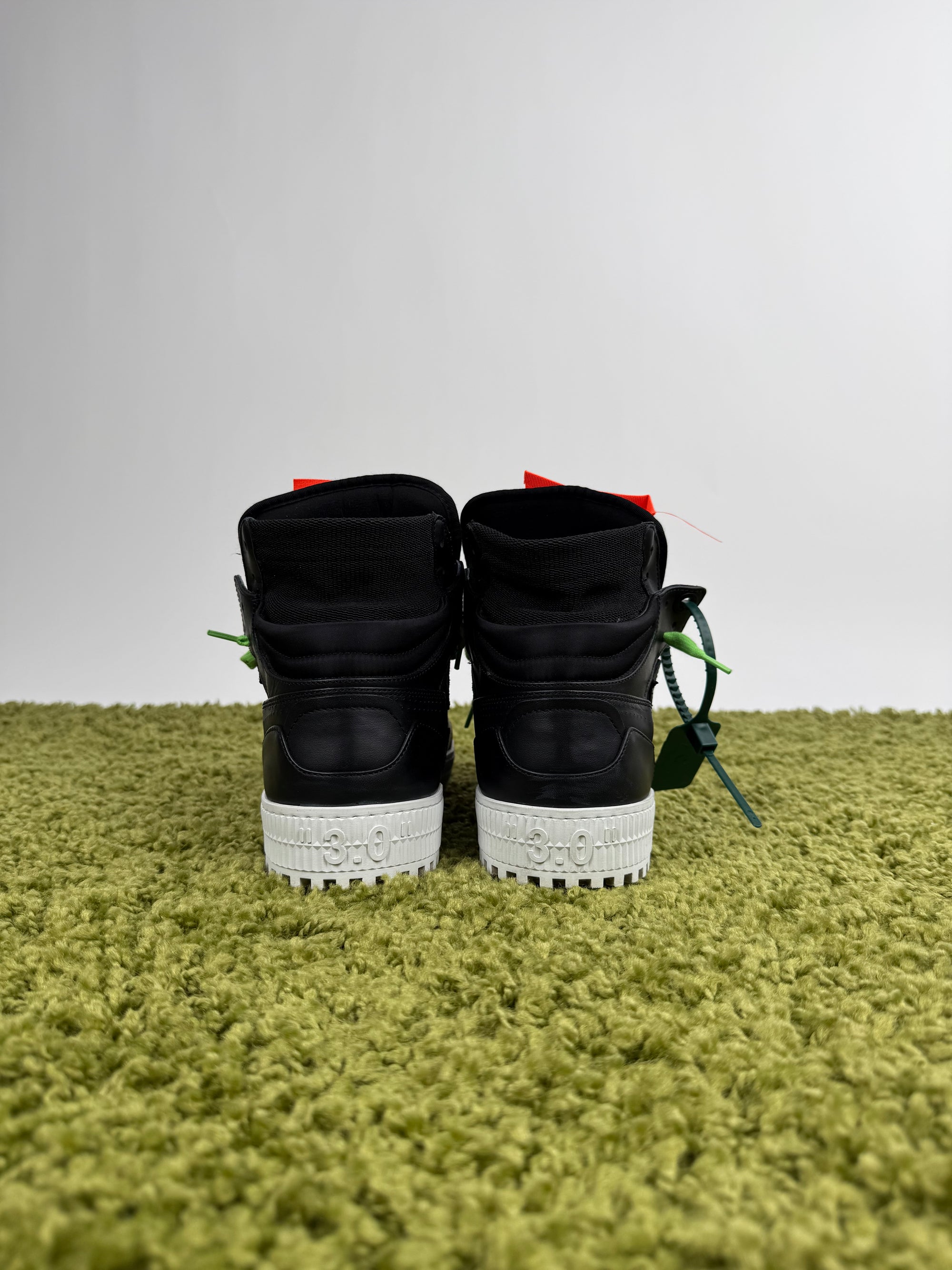 Off White Sneaker 44