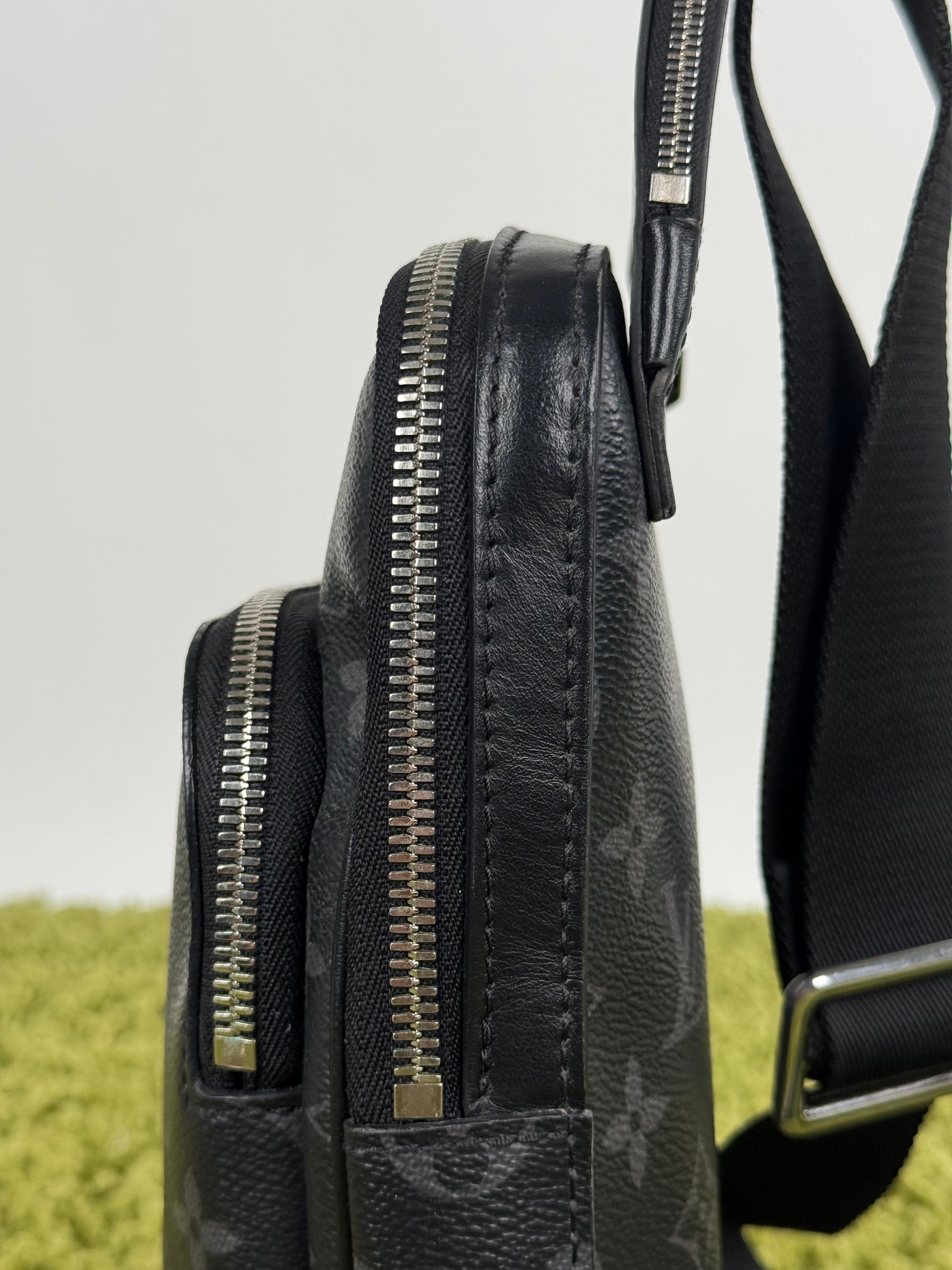 Zaino Monospalla Avenue Louis Vuitton Nero
