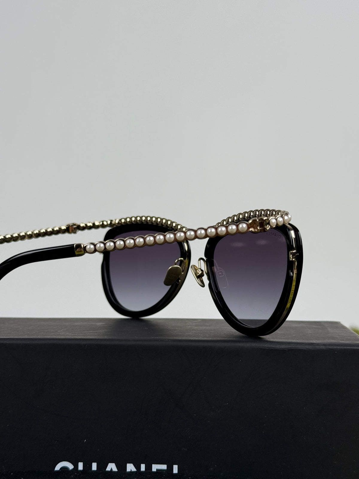 Occhiali da sole Cat-eye Chanel Nero