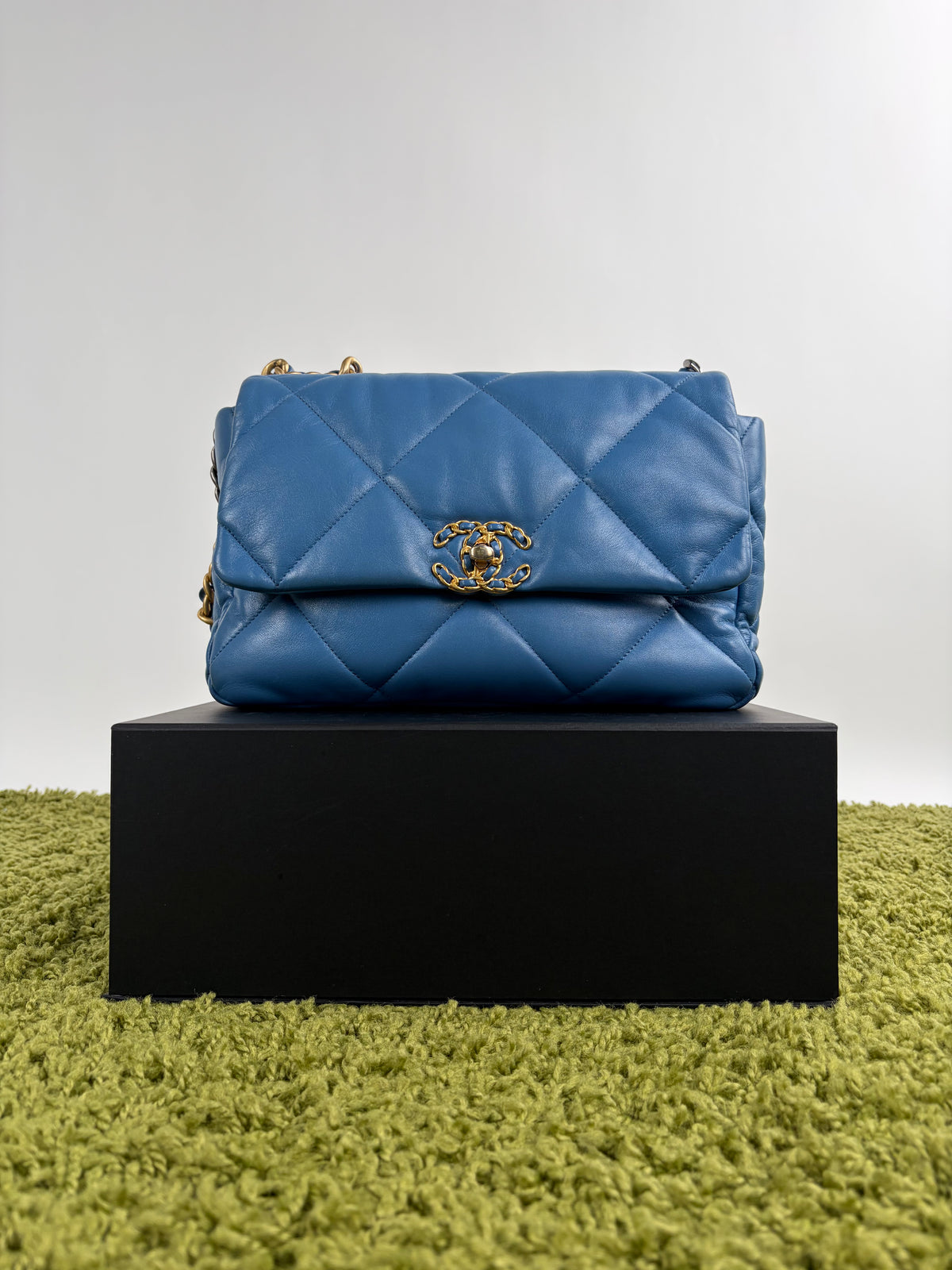 Borsa Chanel 19 Trapuntata in Pelle Azzurra
