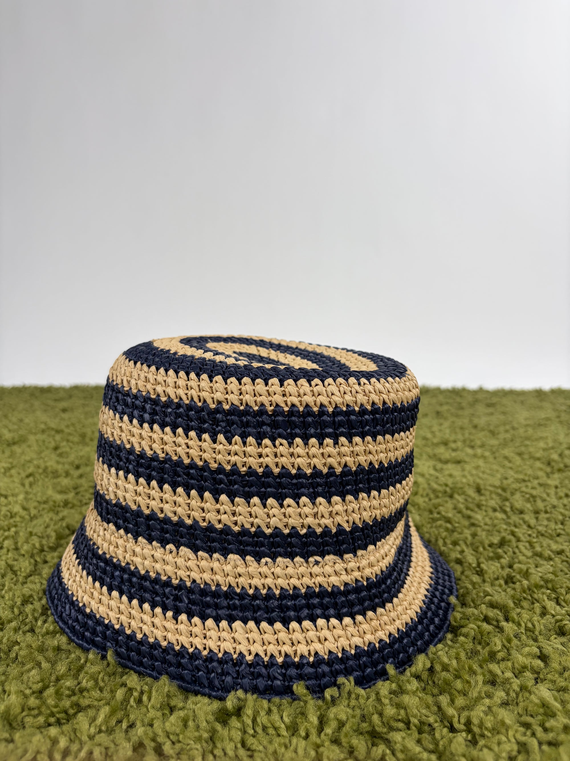 Cappello Prada beige e blu