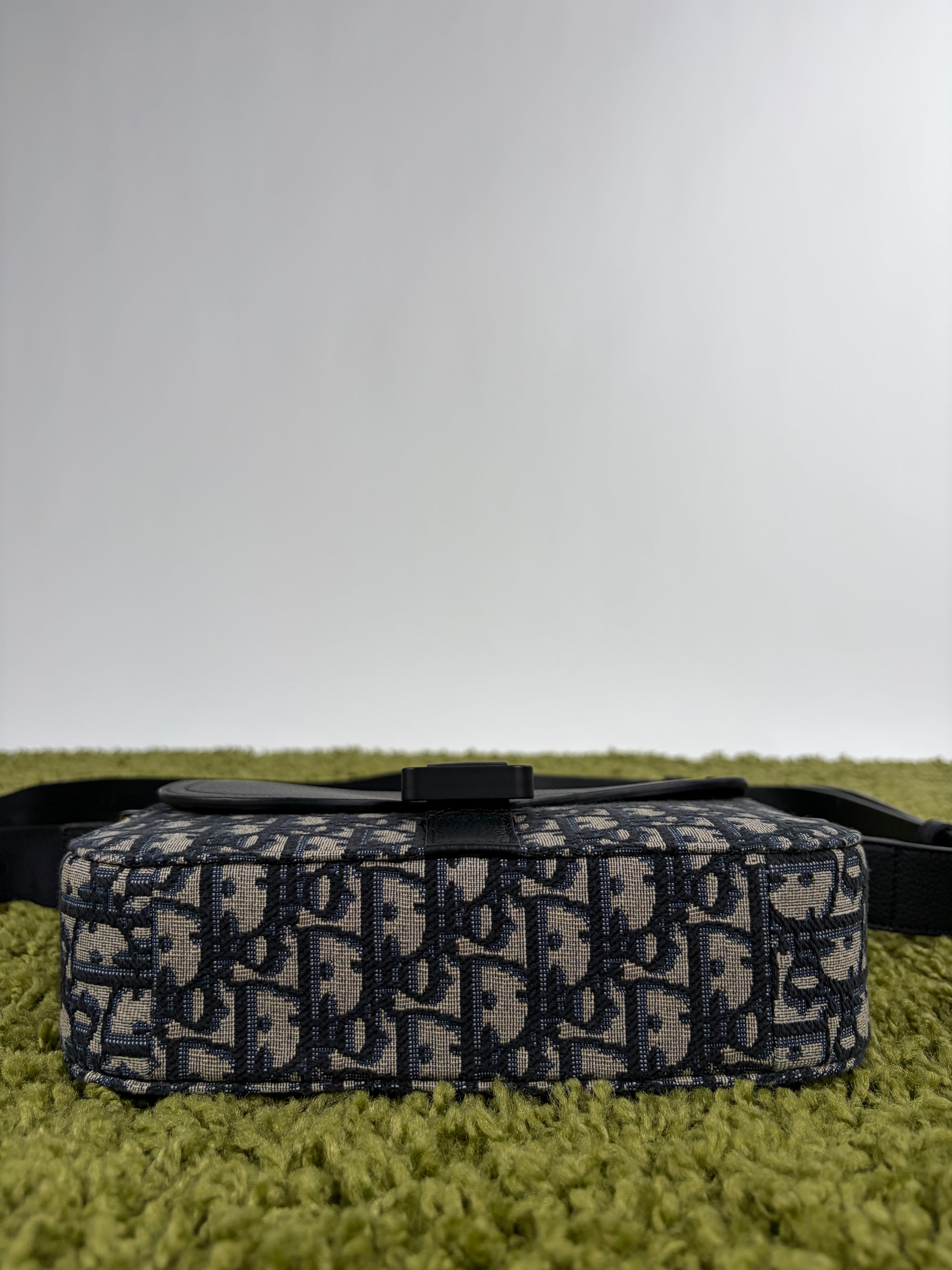 Borsello Dior Monogram blu e grigio
