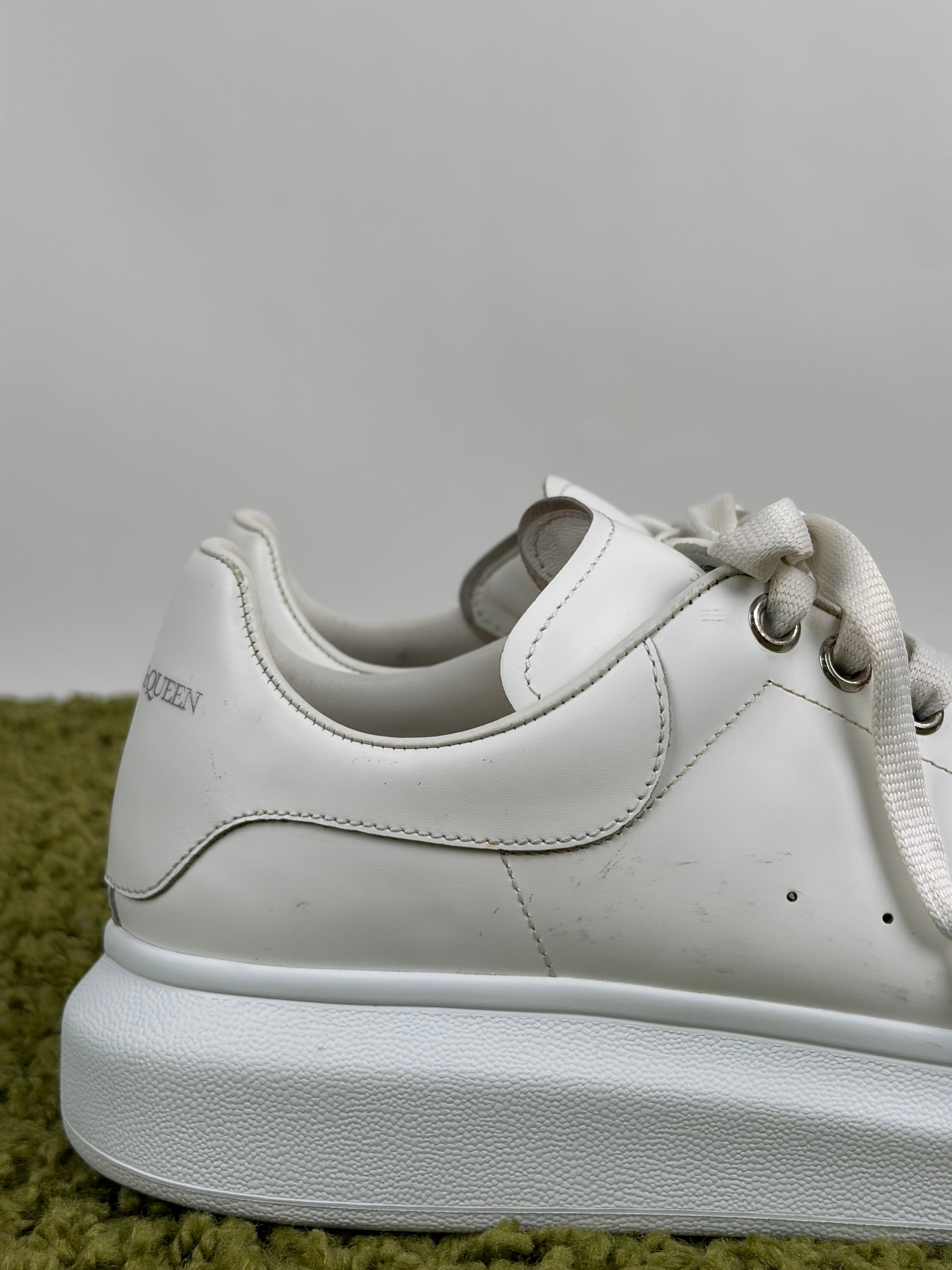 Mcqueen Size 42 bianche e argento