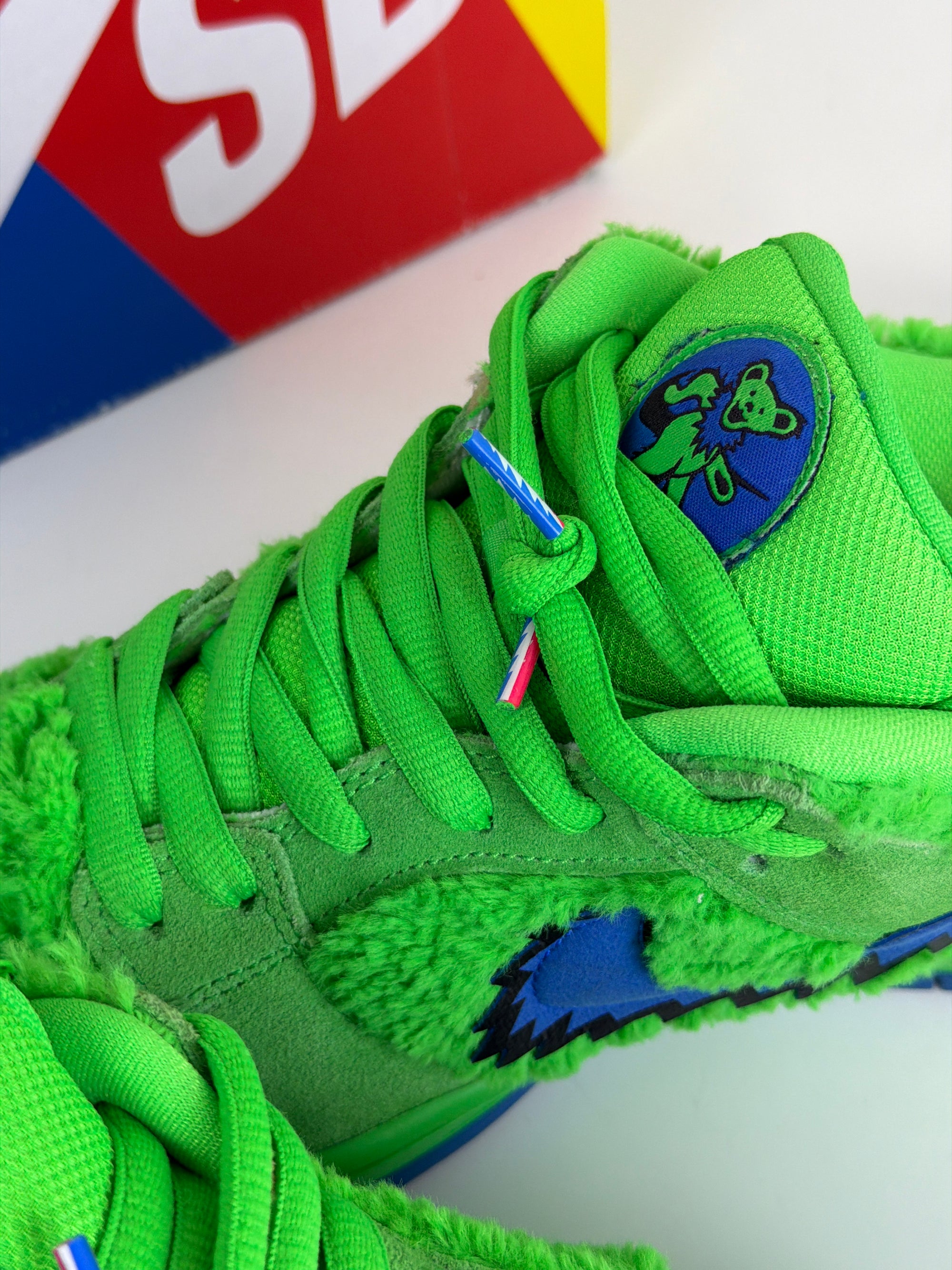 Nike sb dunk low grateful dead bears green