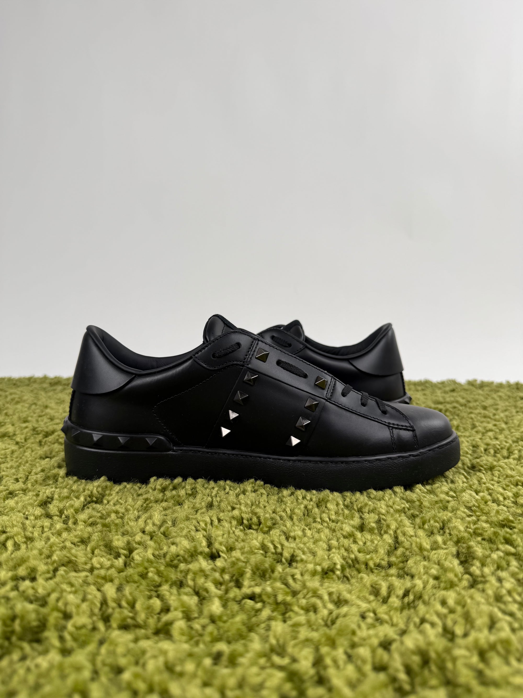 Valentino Garavani Rockstud 42.5
