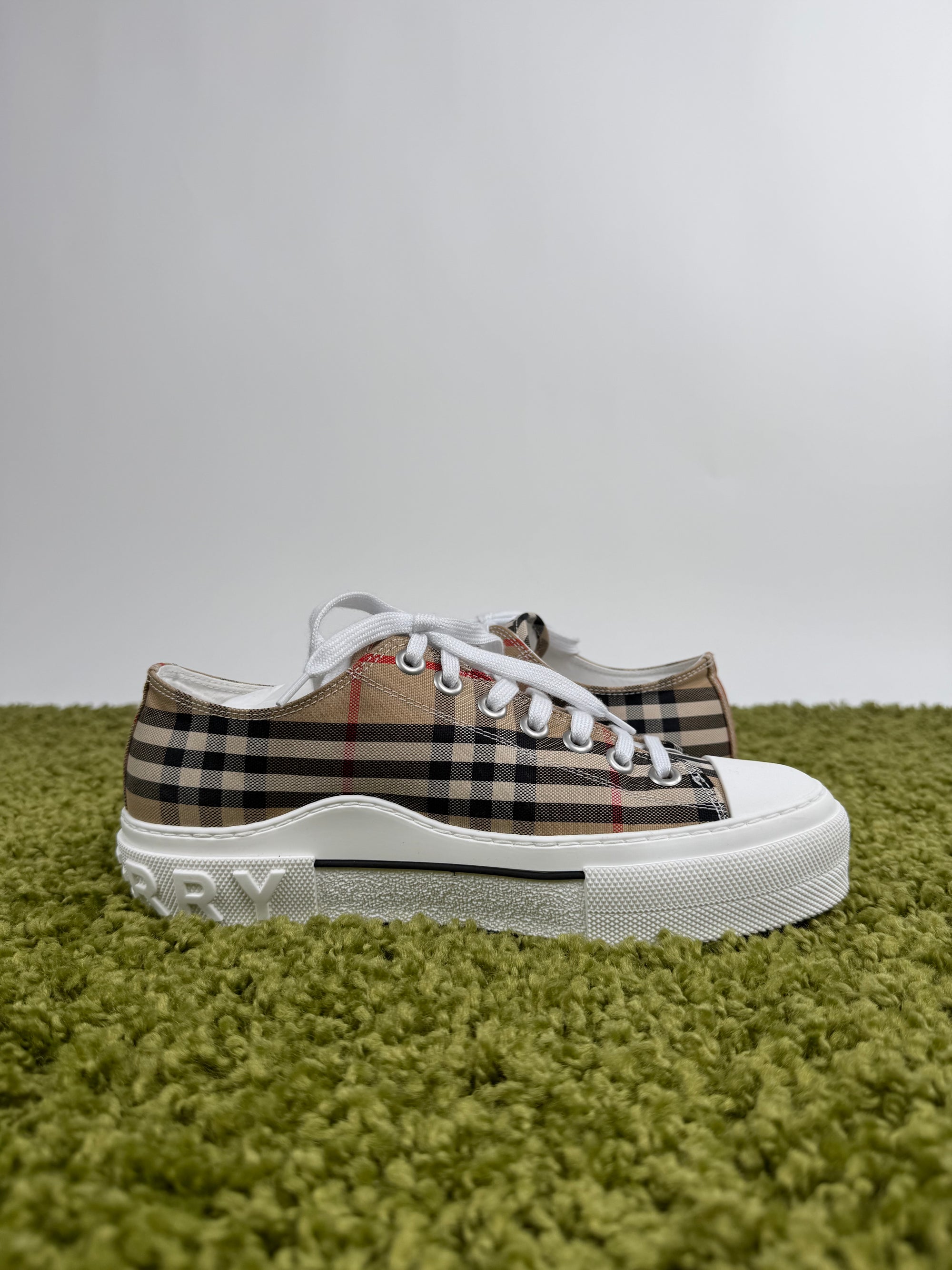 Burberry Low Sneaker 41