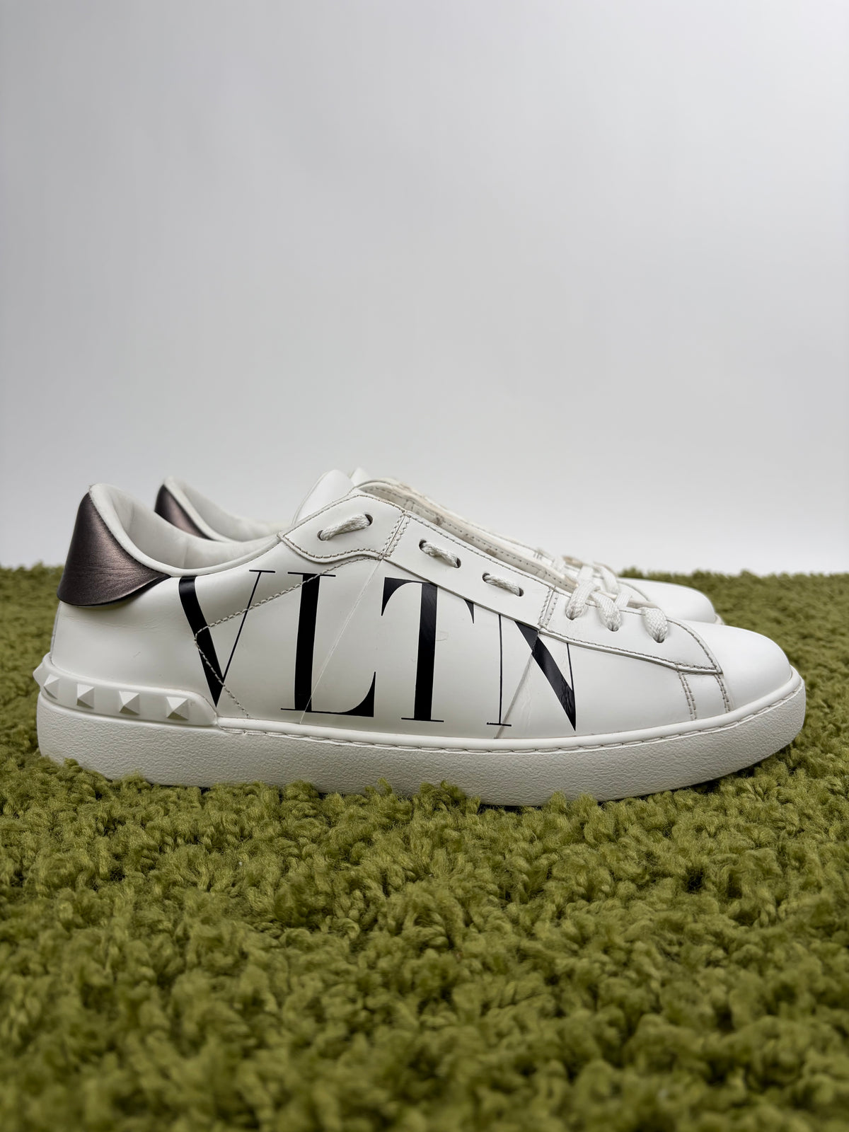 Valentino Garavani Rockstud VLTN Bianca 44