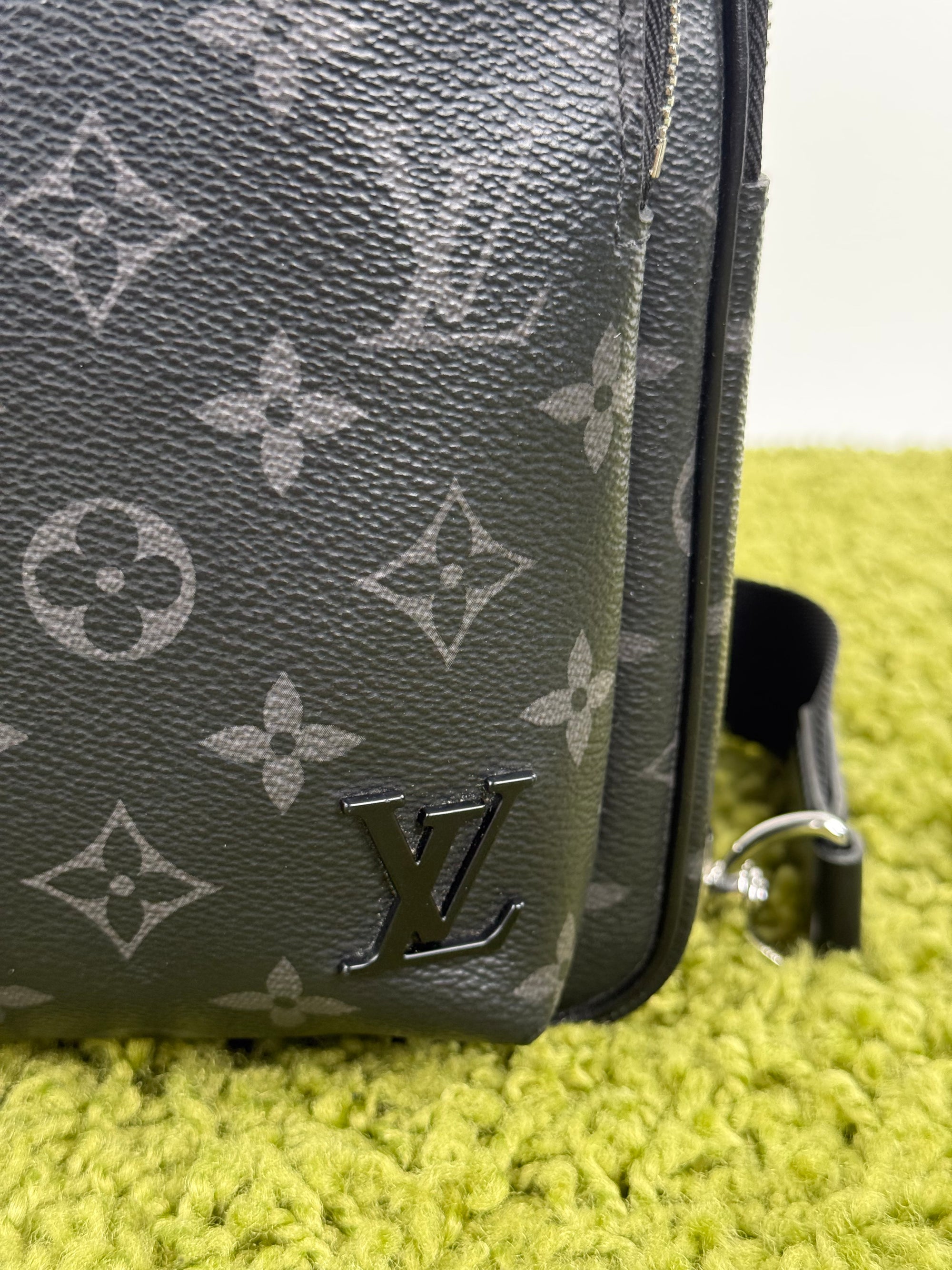 Zaino Monospalla Avenue Louis Vuitton Nero