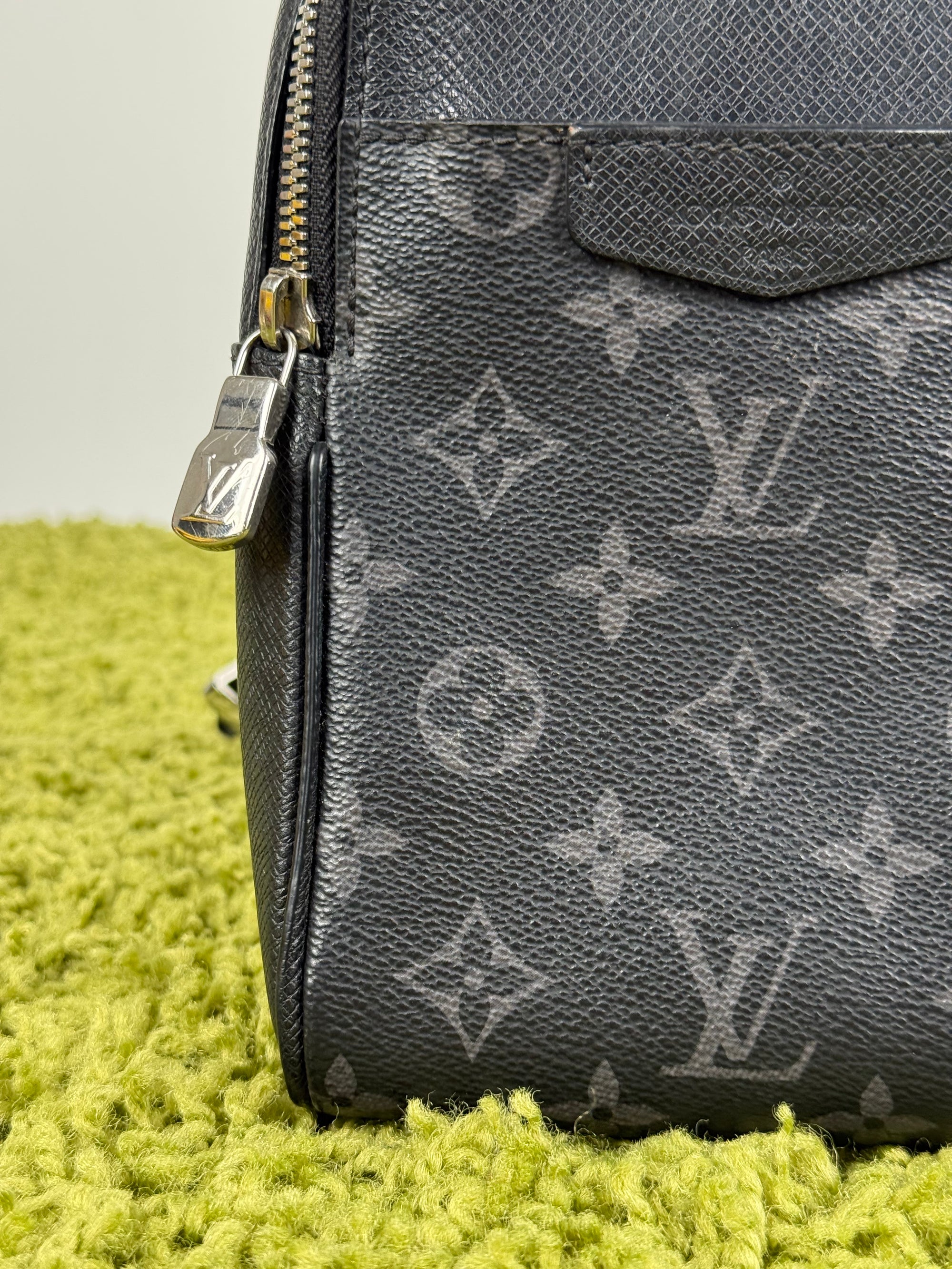 Borsa Outdoor Louis Vuitton Nera