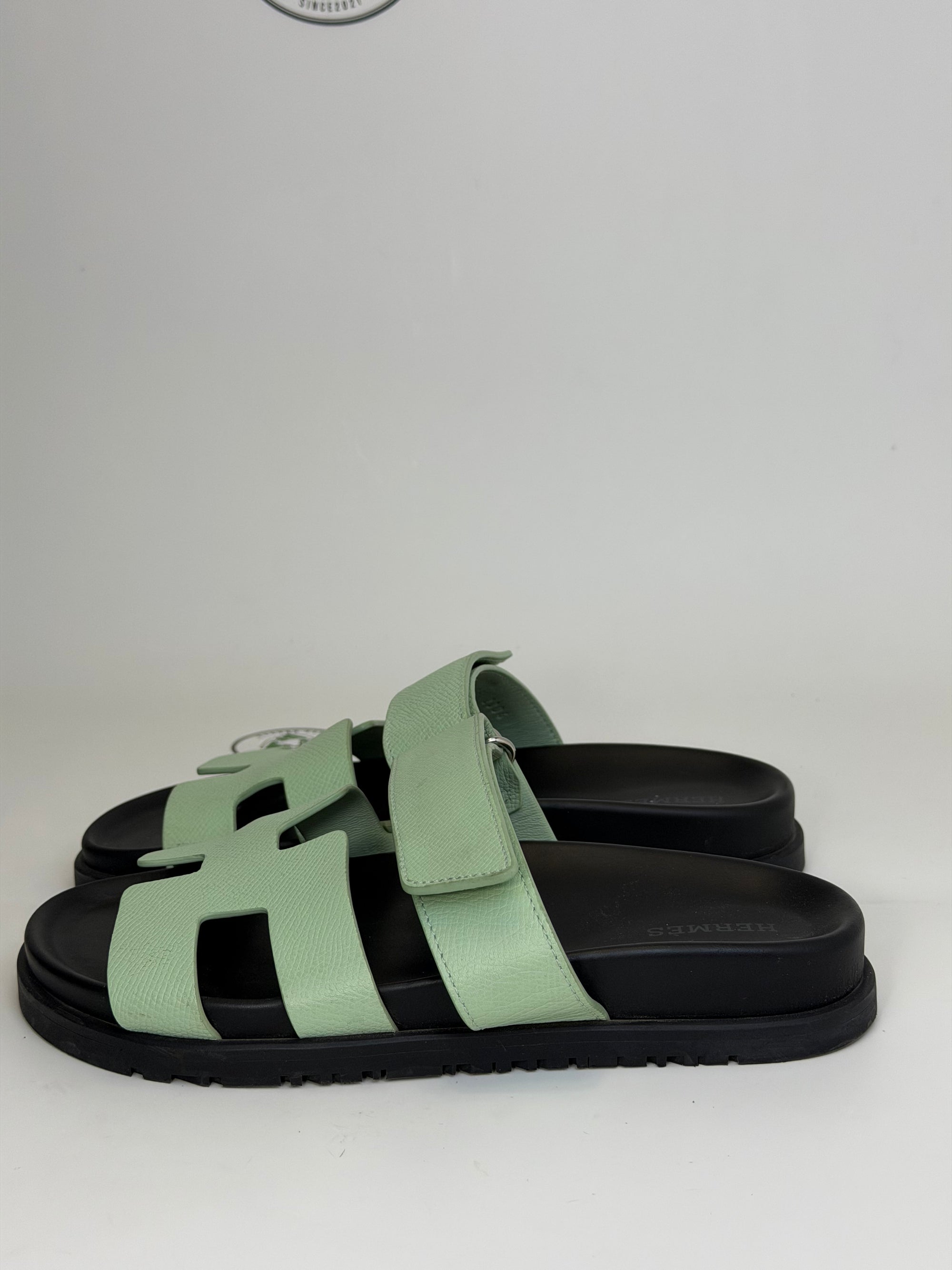 Sandalo Hermès Size 35 neri e verdi