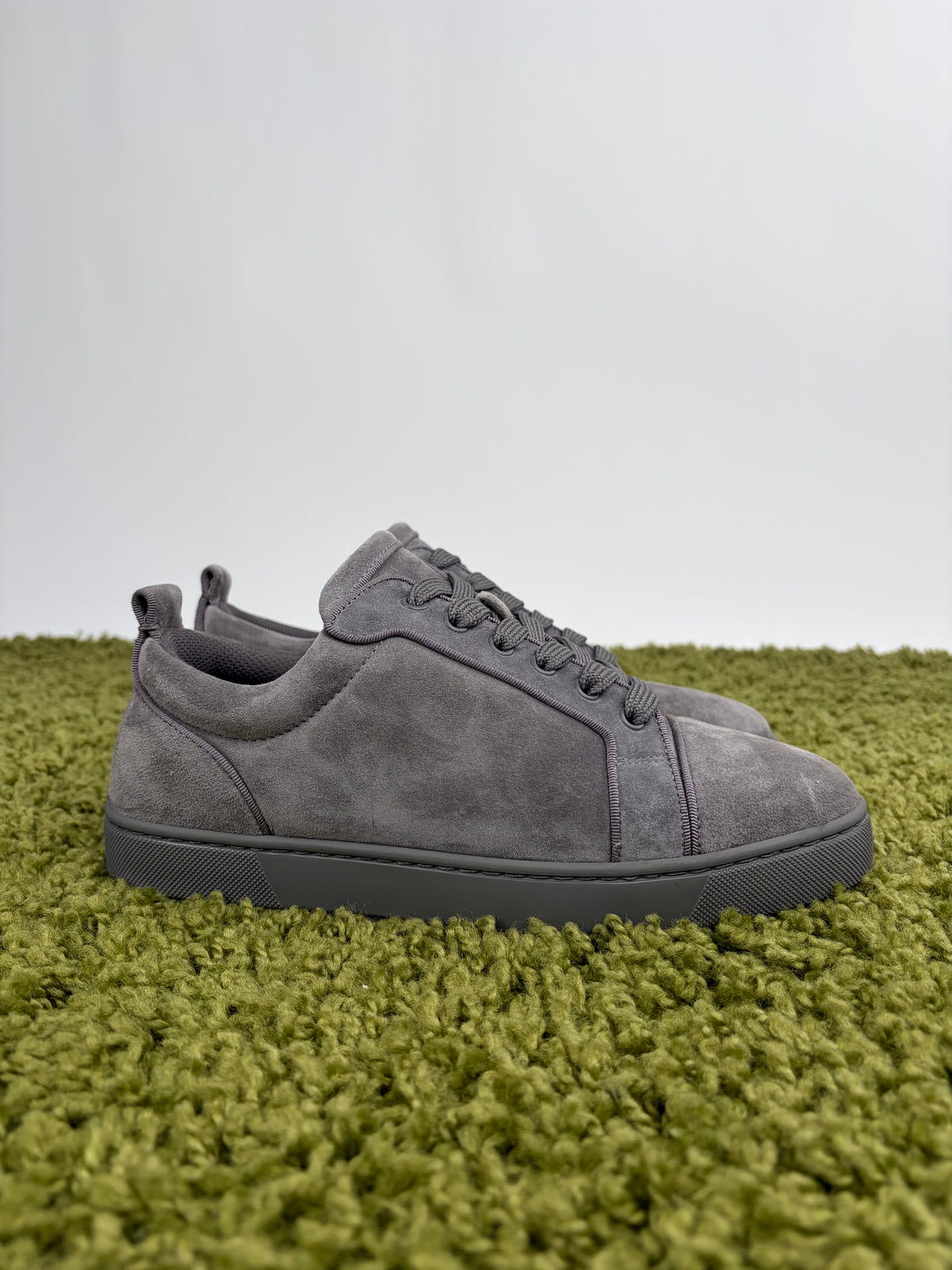 Christian Louboutin low Grigio 40