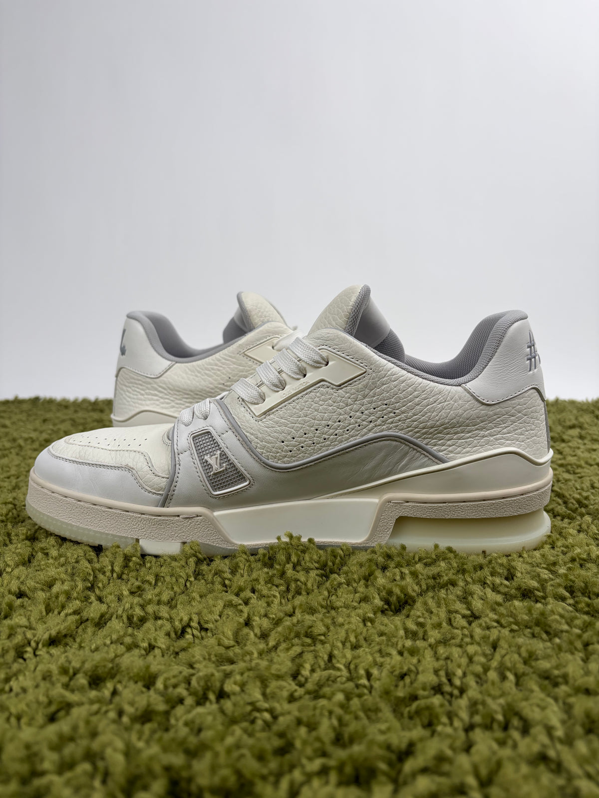 Louis Vuitton Trainer Bianca 7.5