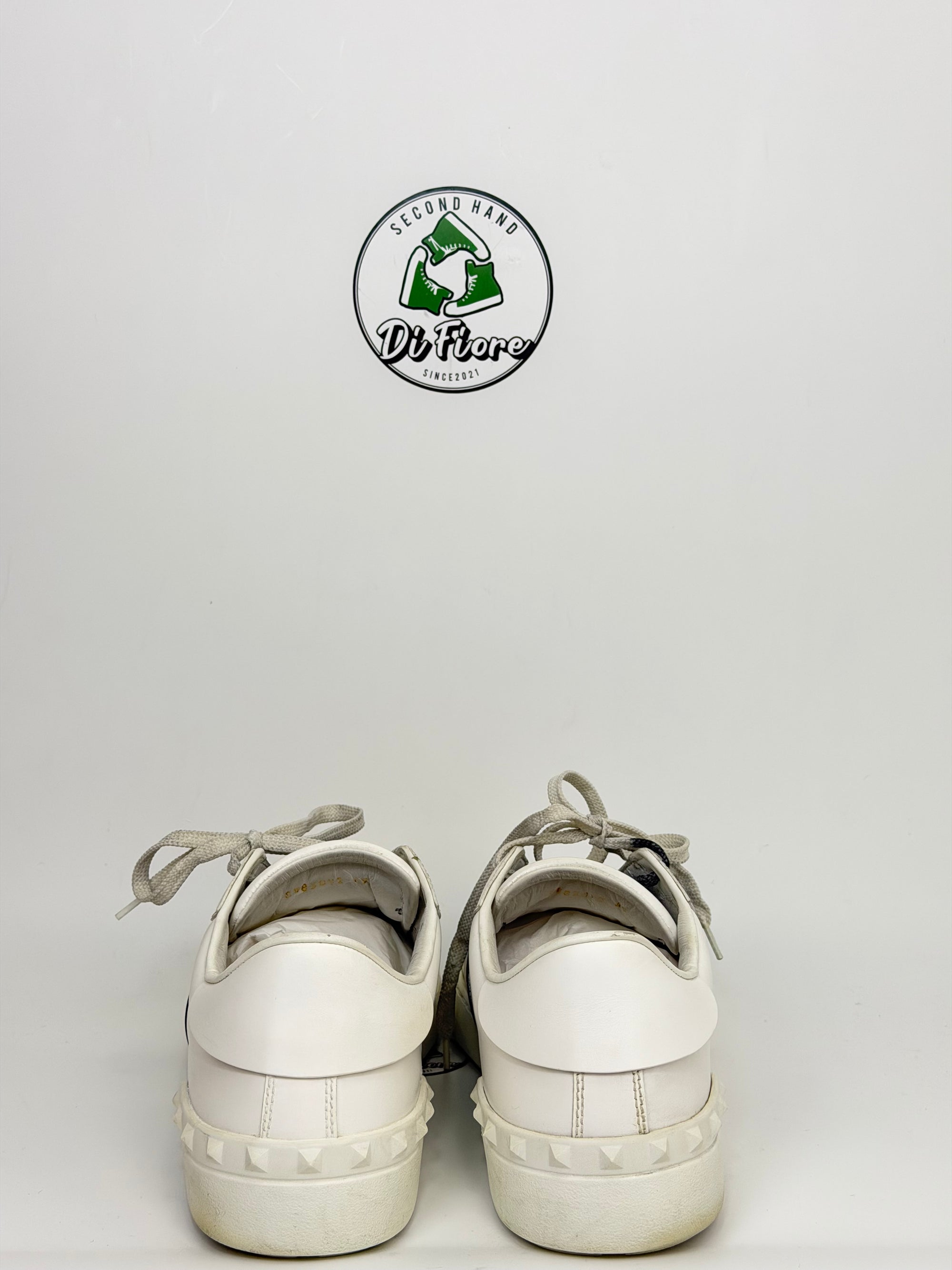 Valentino Size 45 bianca e nera