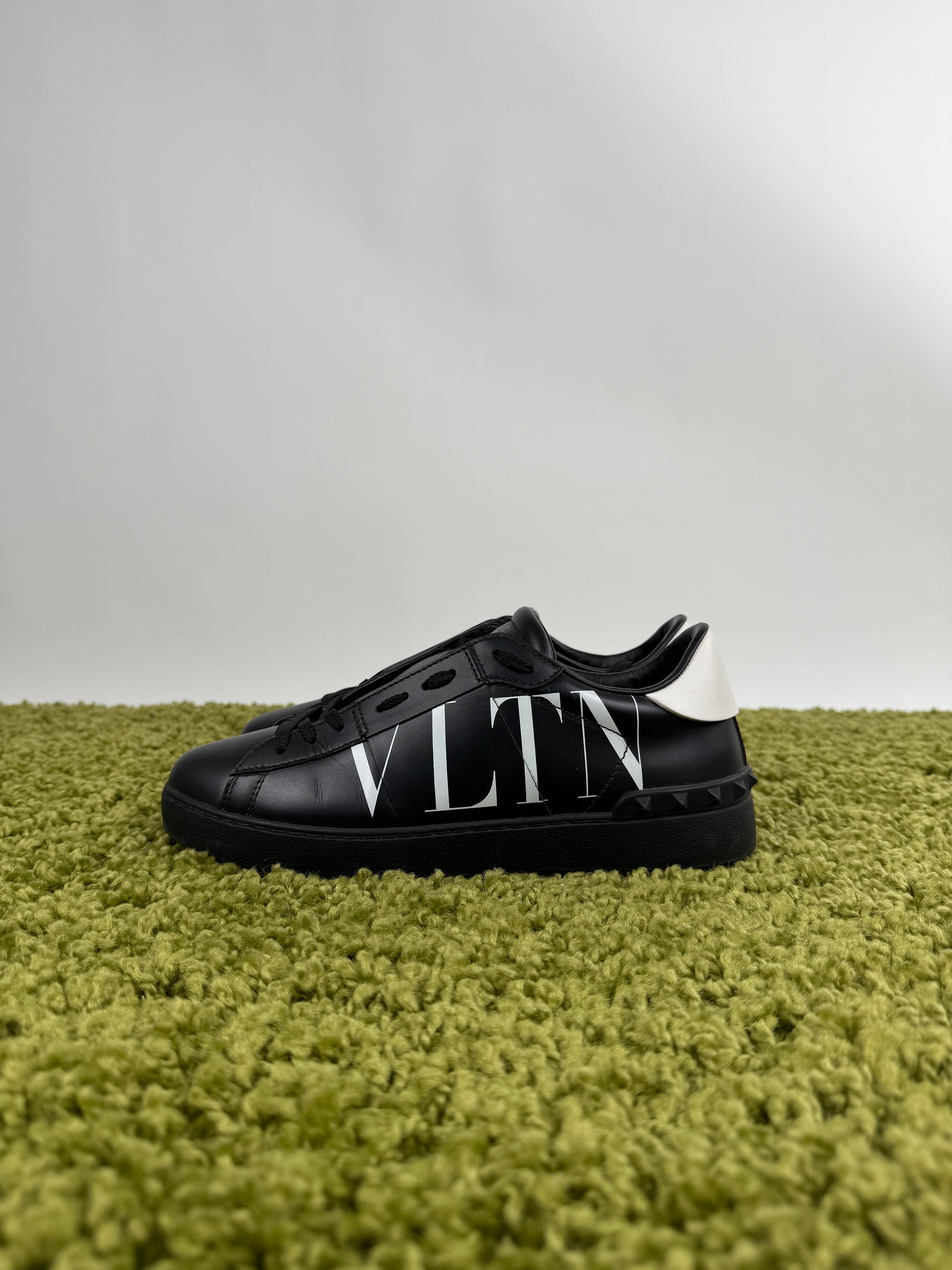 Valentino Garavani Low Sneaker 39
