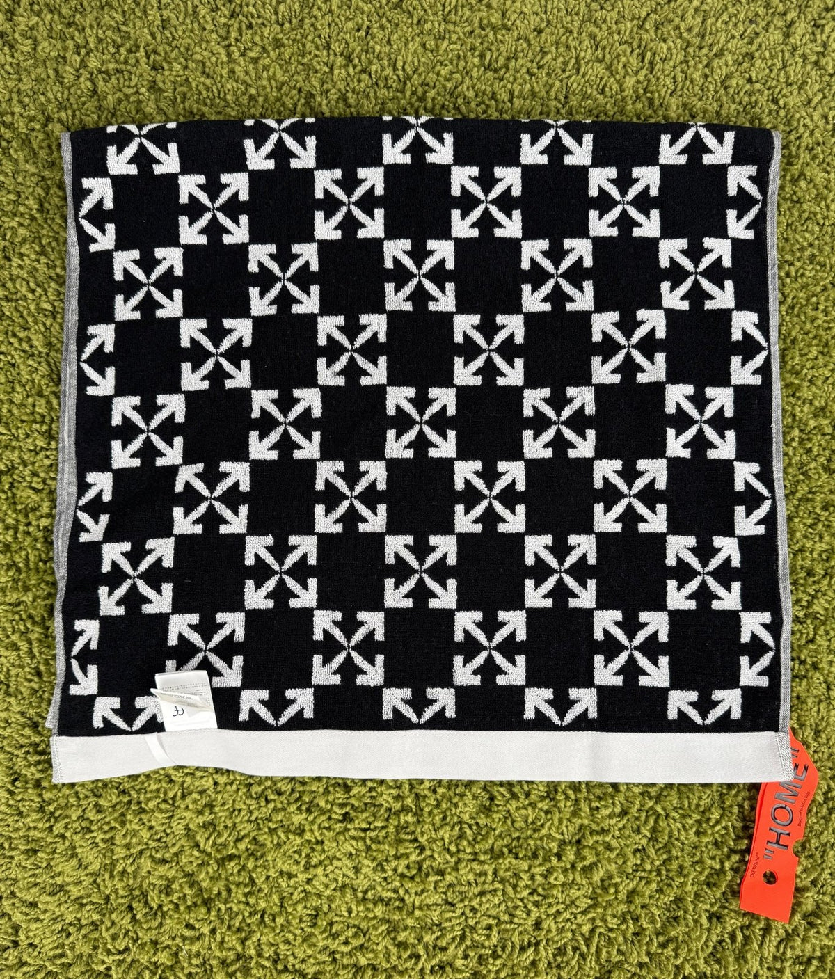 Telo da Bagno Off White grande e piccolo Nero Bianco - Second Hand Di Fiore