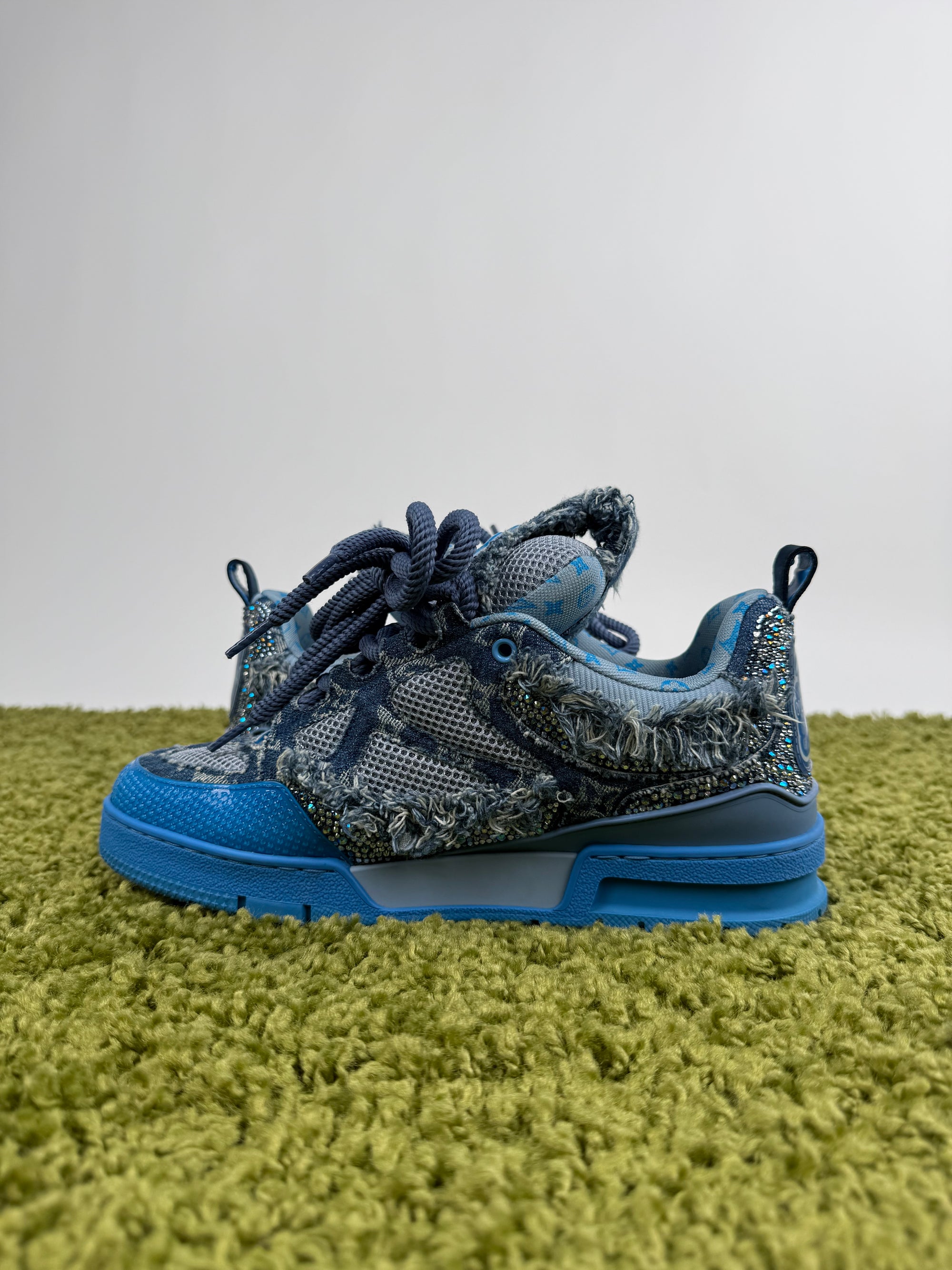Louis Vuitton Skate in denim con dettagli swaroski 42 veste 43