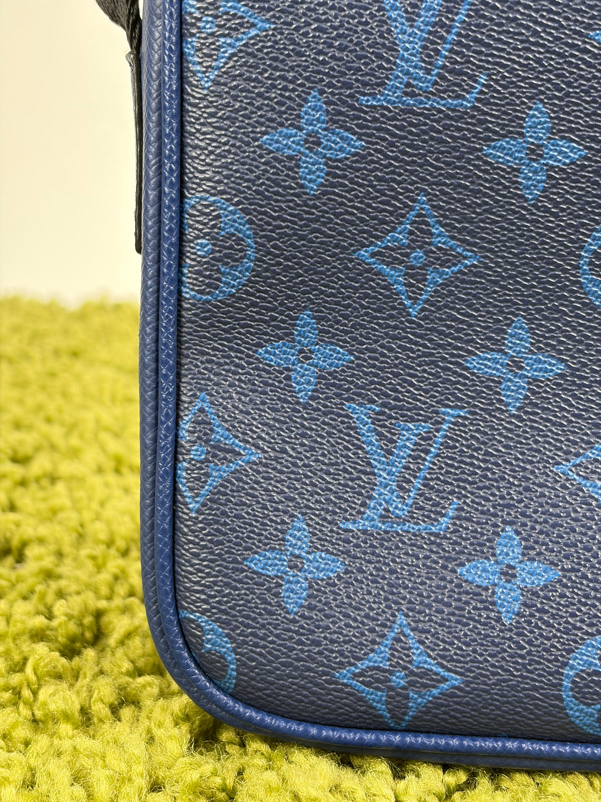 Borsa Louis Vuitton Outdoor Messenger Blu