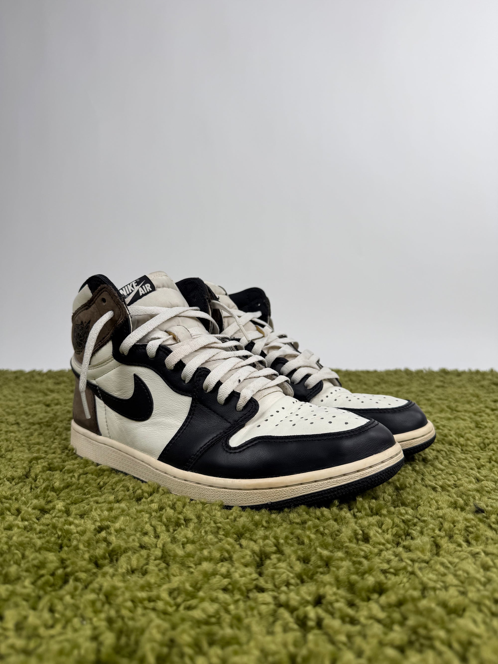 Jordan 1 Retro High Dark Mocha 44