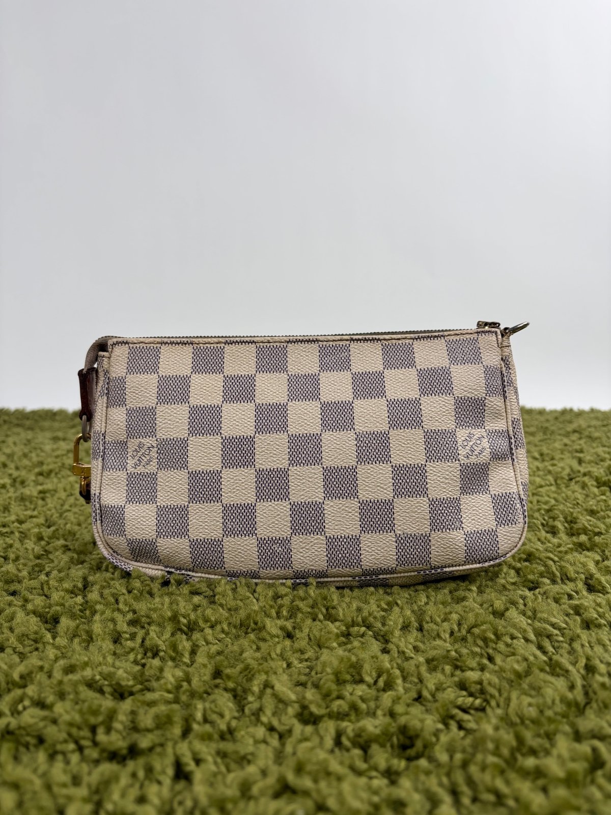 Pochette Accessories Louis Vuitton in tela Damier Azur Bianca Monogram - Second Hand Di Fiore
