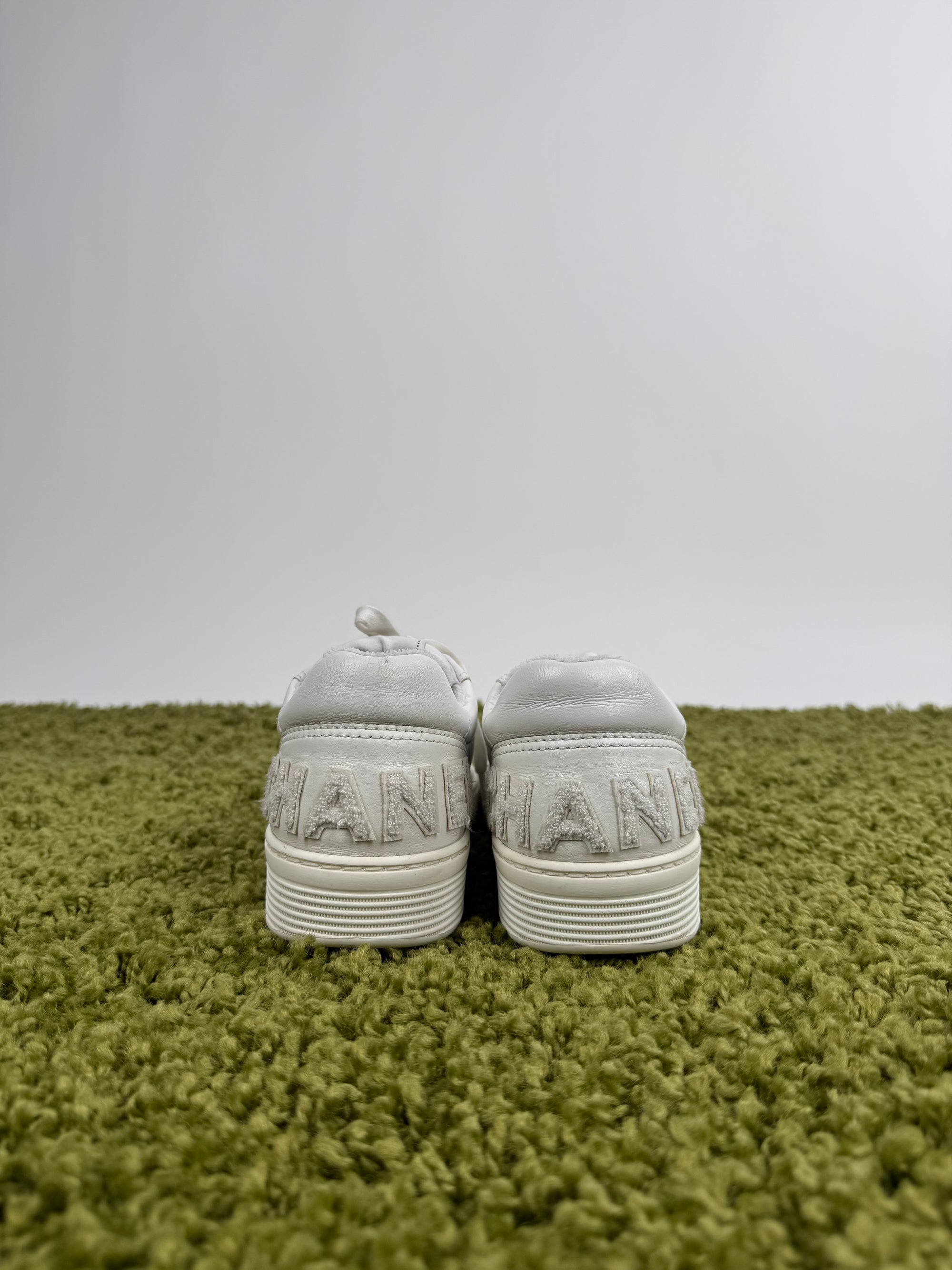 Chanel Low Sneaker 38.5