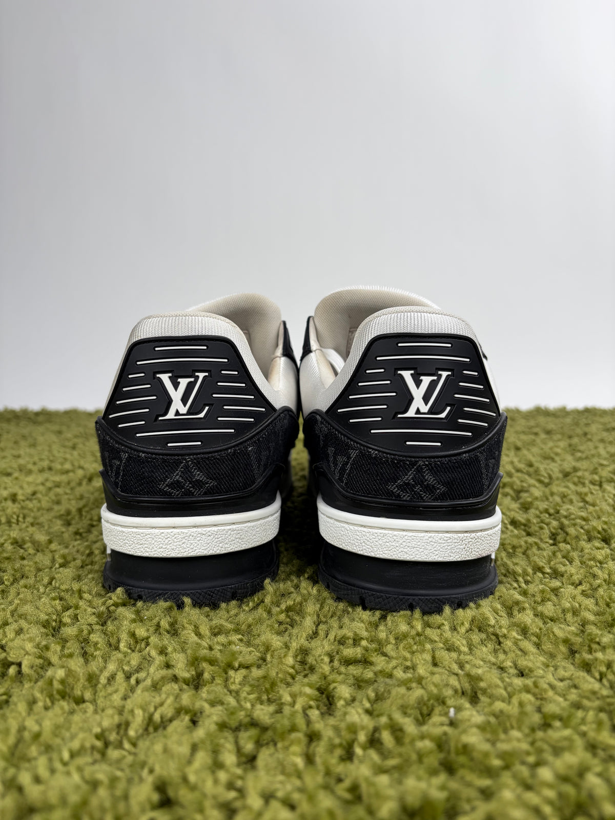 Louis Vuitton Trainer in Denim Nero 7.5