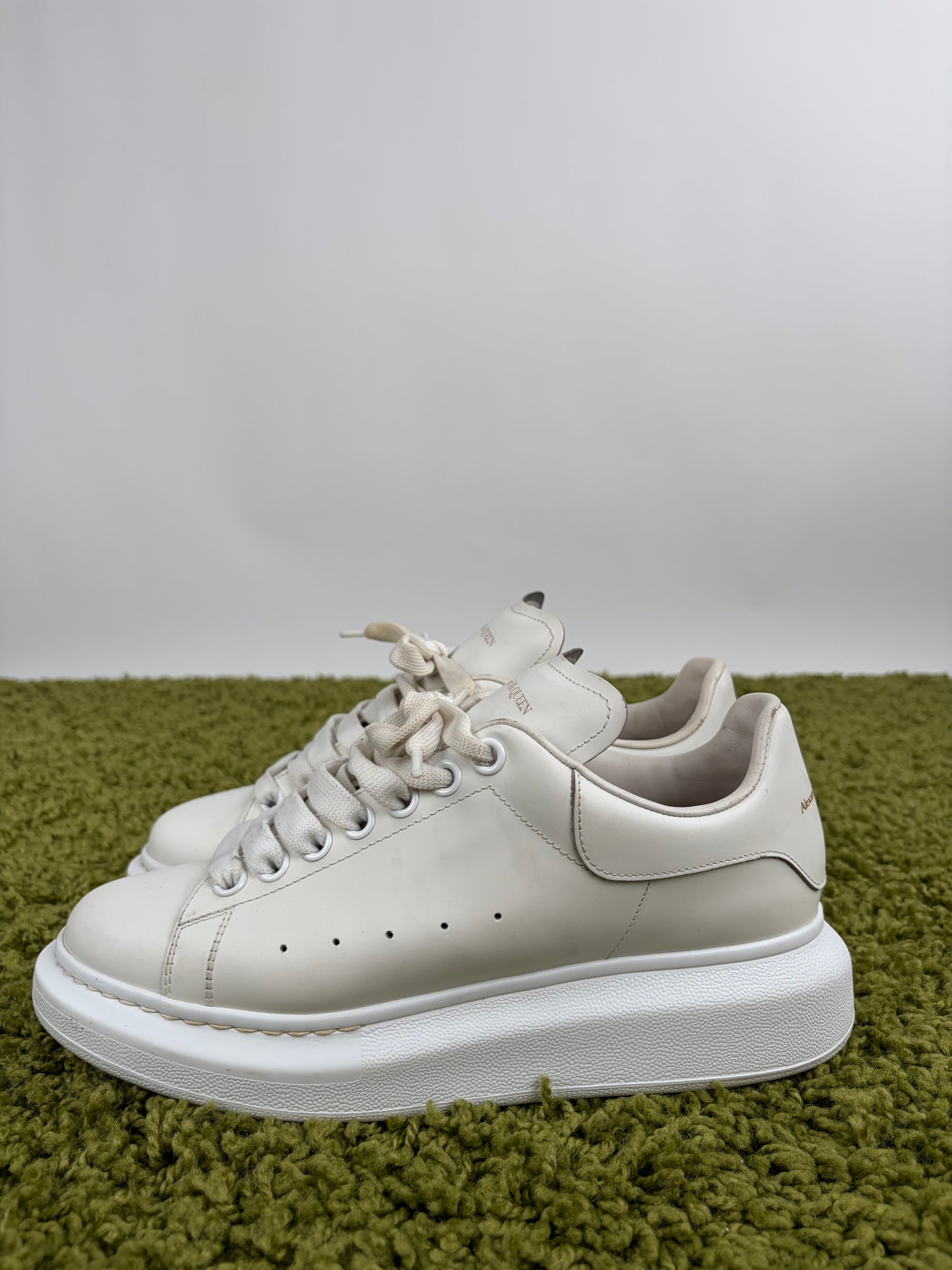 Mcqueen Size 39 bianche