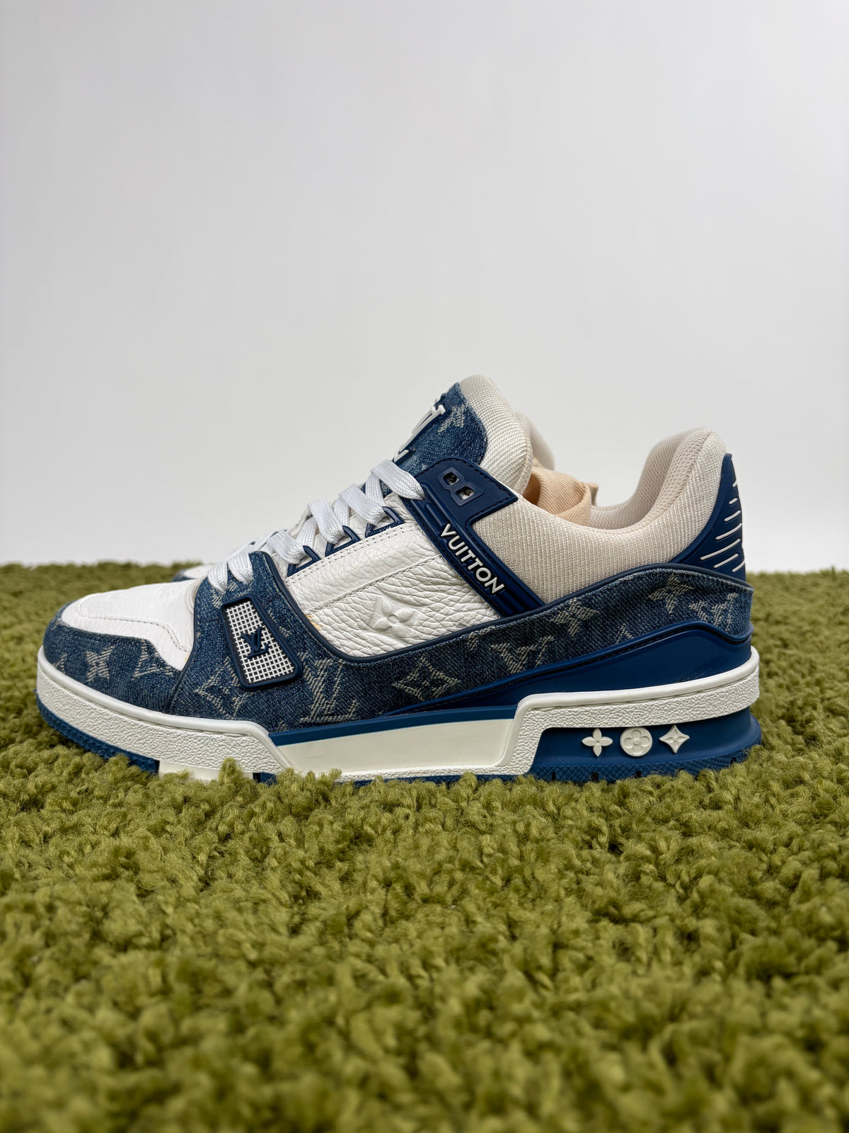 Louis Vuitton Trainer in Denim Blu 7.5