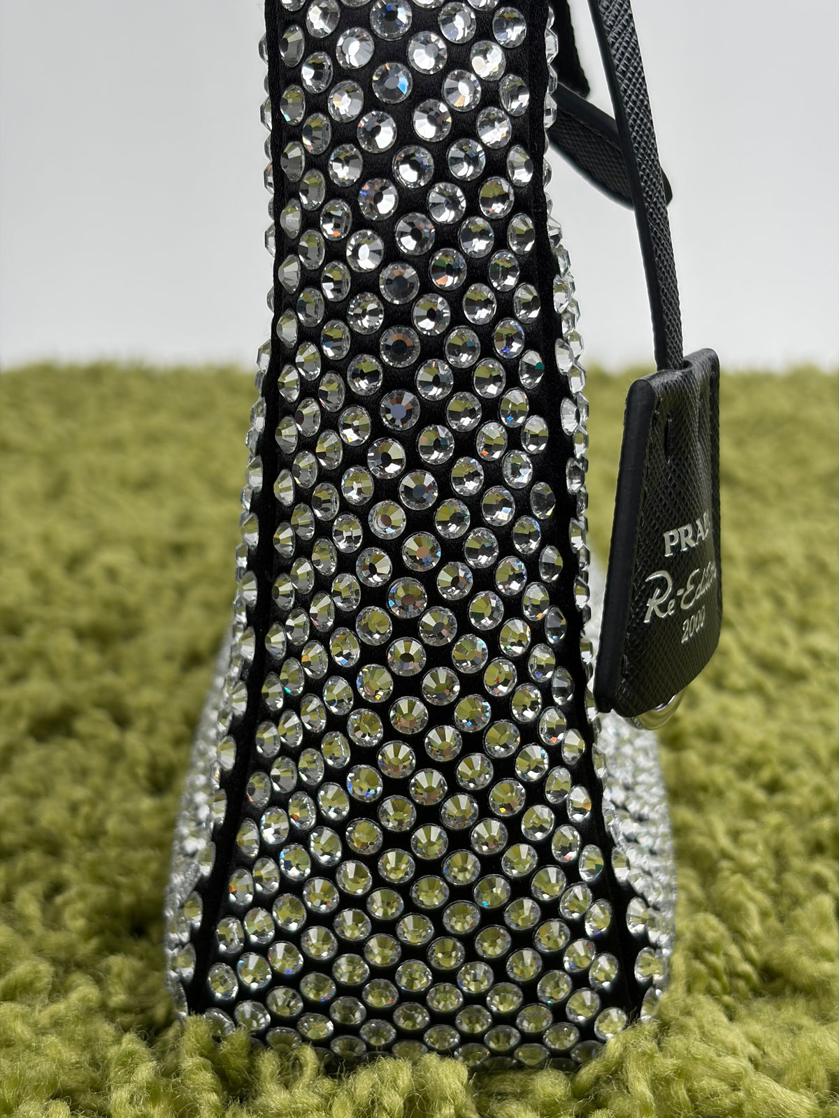 Borsa Prada Re Edition Nera con Cristalli