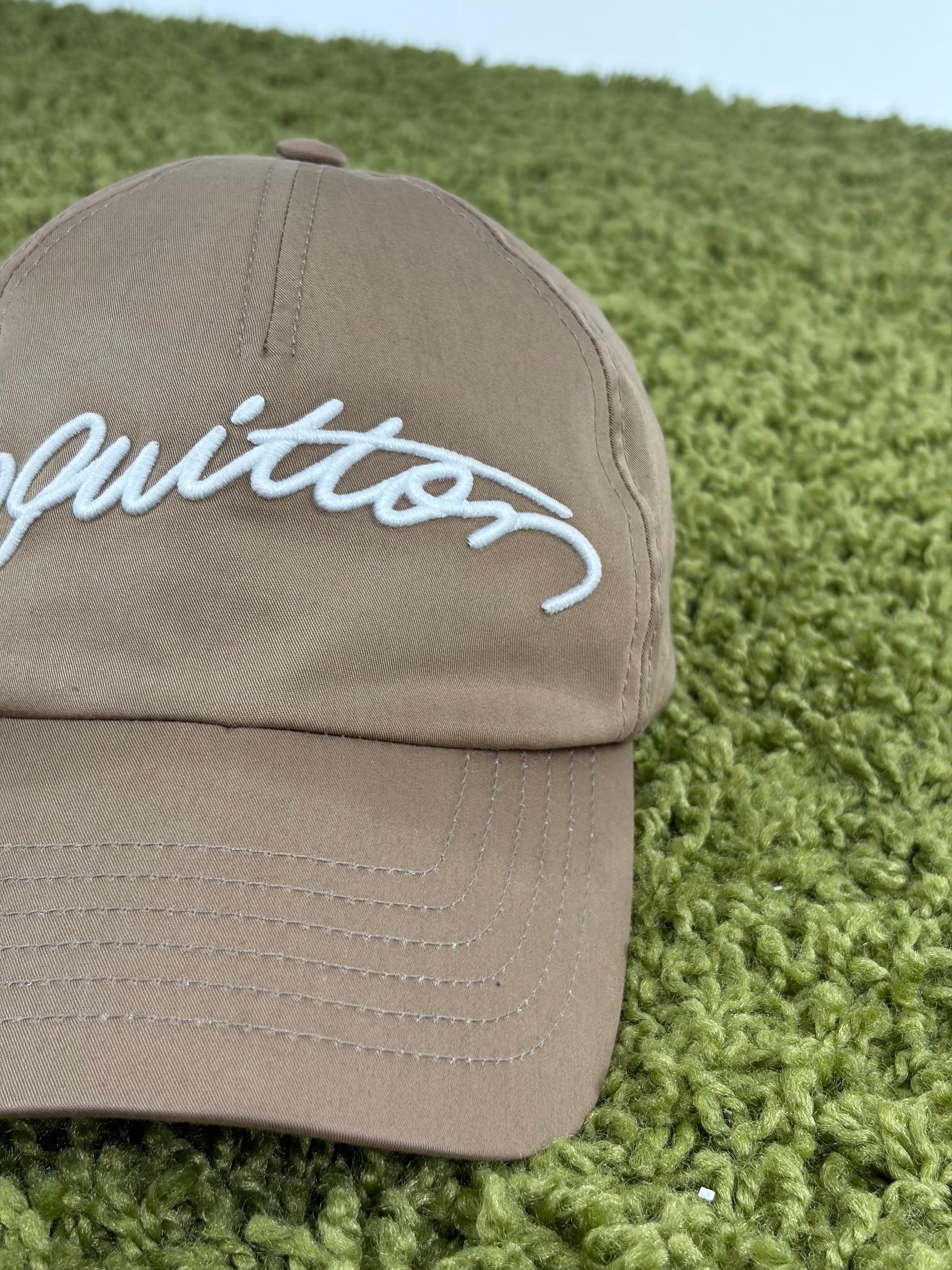 Cappello Louis Vuitton SOO Family month gift guide