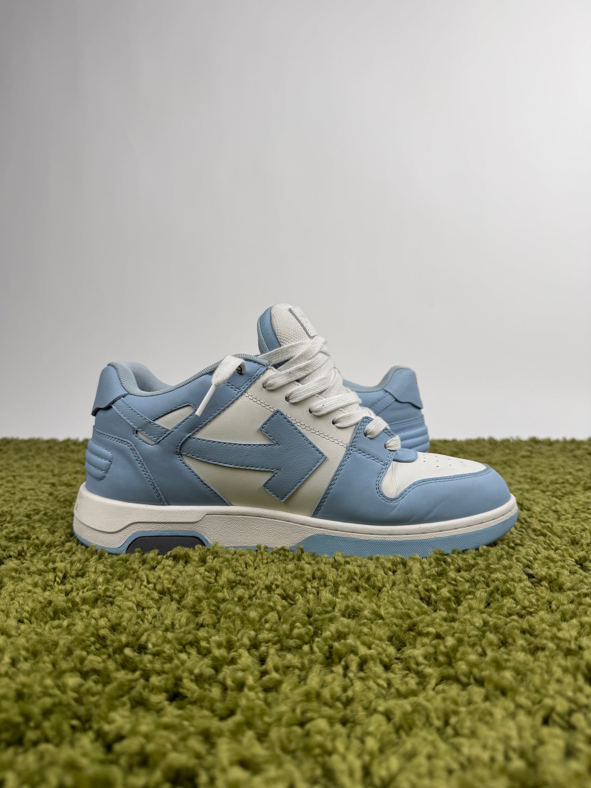 Off White Out Of Office 45