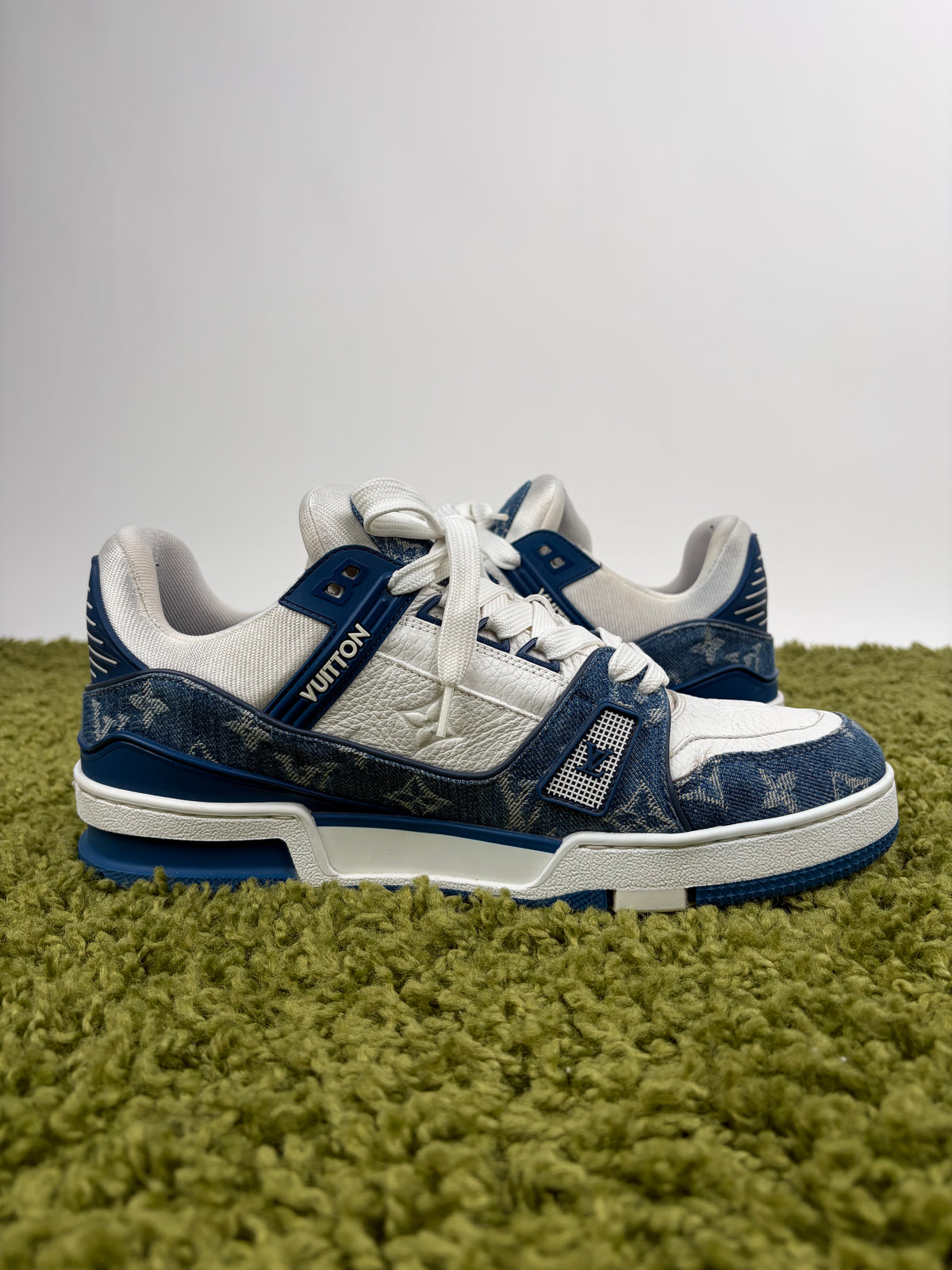 Louis Vuitton Trainer in Denim Blu 7.5