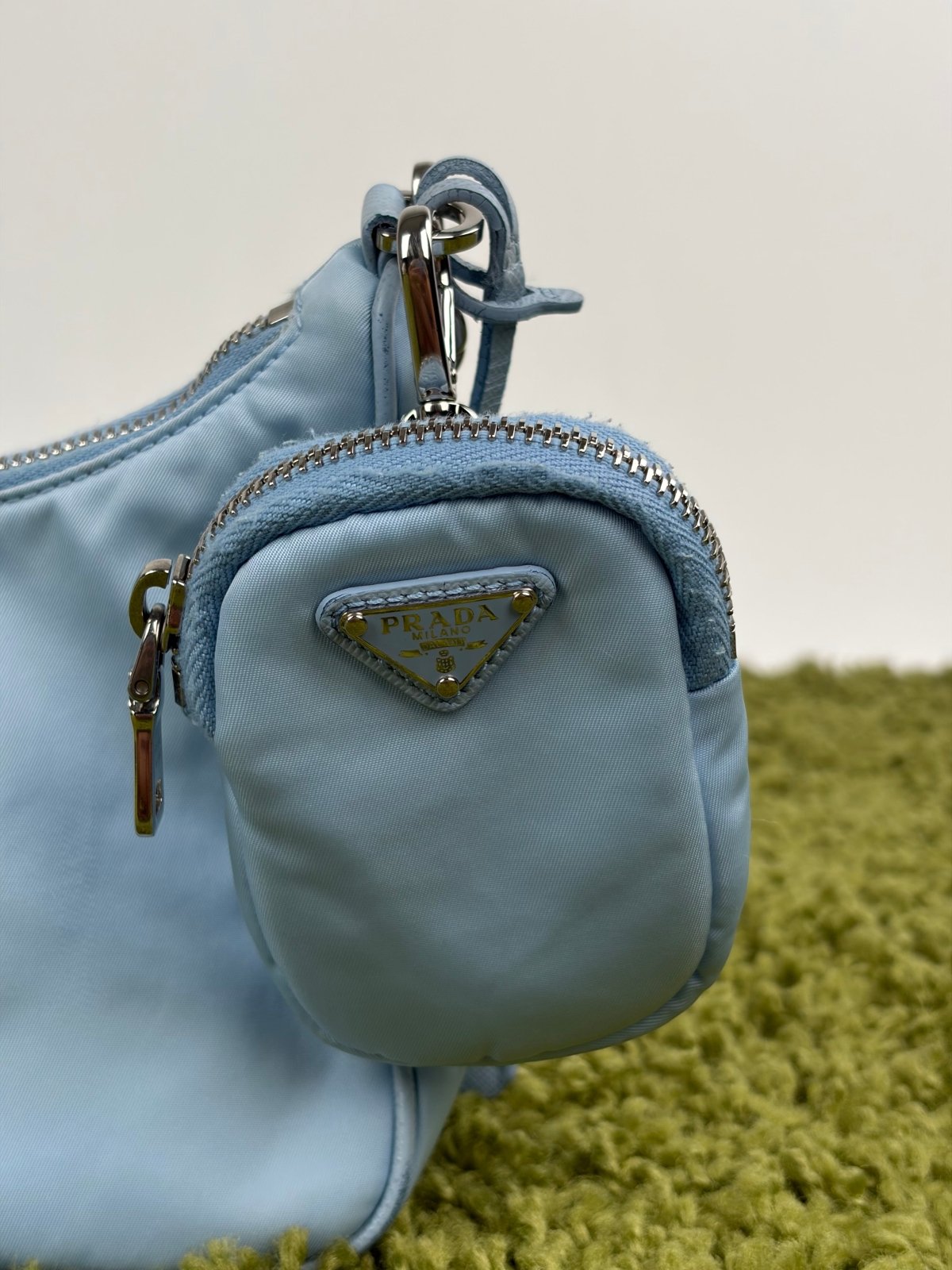 Borsa a spalla Prada Re-Edition Azzurro - Second Hand Di Fiore