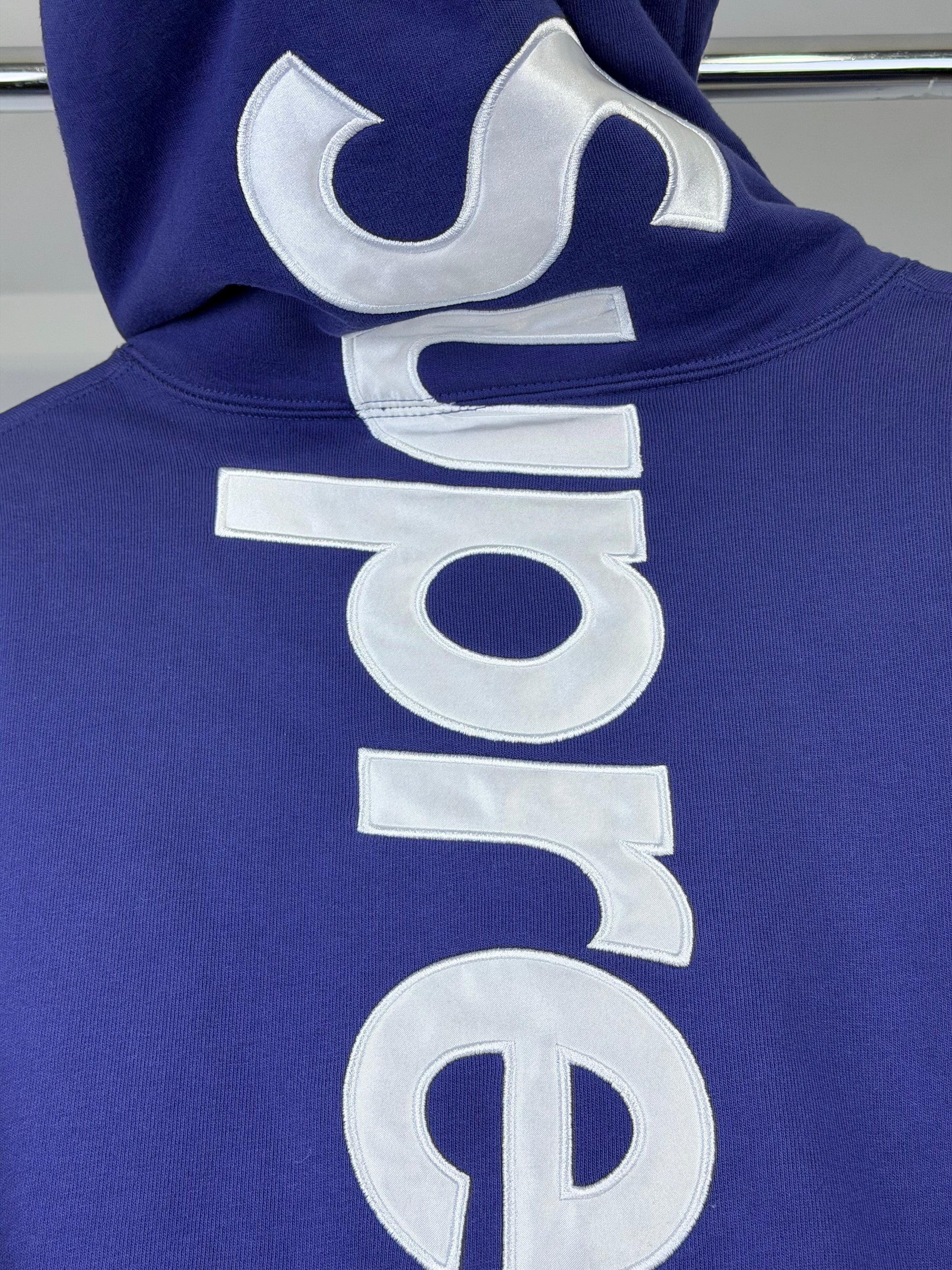 Felpa Supreme Size M viola e bianca
