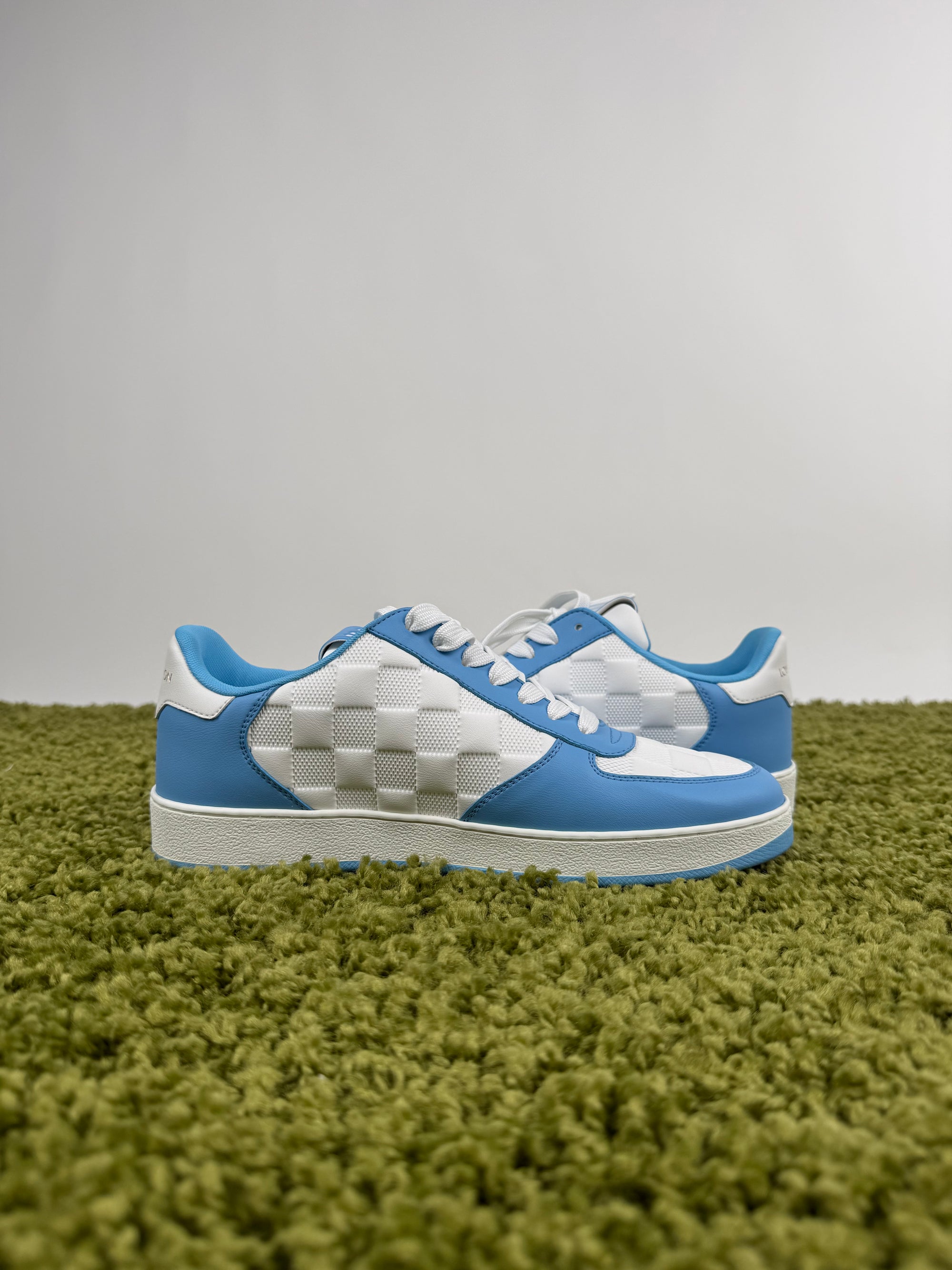 Louis Vuitton Rivoli Sneaker 40 veste 41