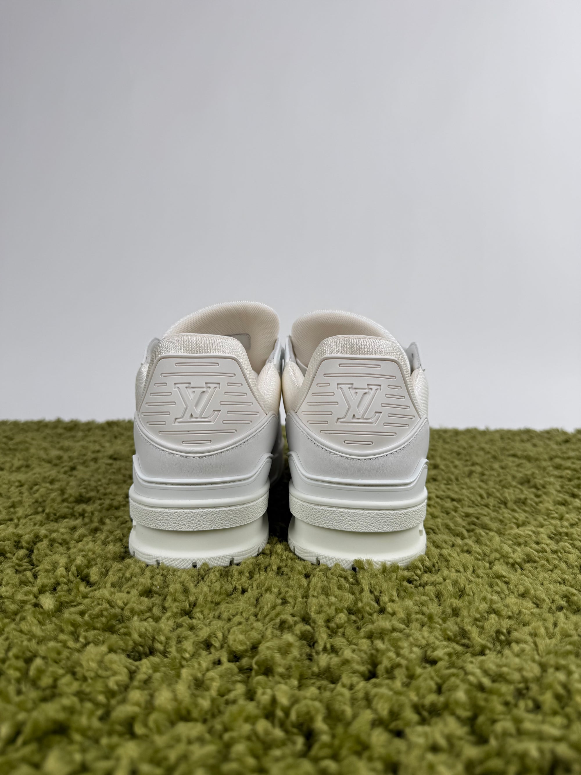 Louis Vuitton Trainer Bianca 7.5