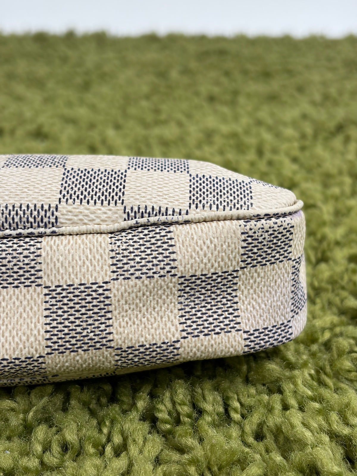 Pochette Accessories Louis Vuitton  in tela Damier Azur Bianca Monogram