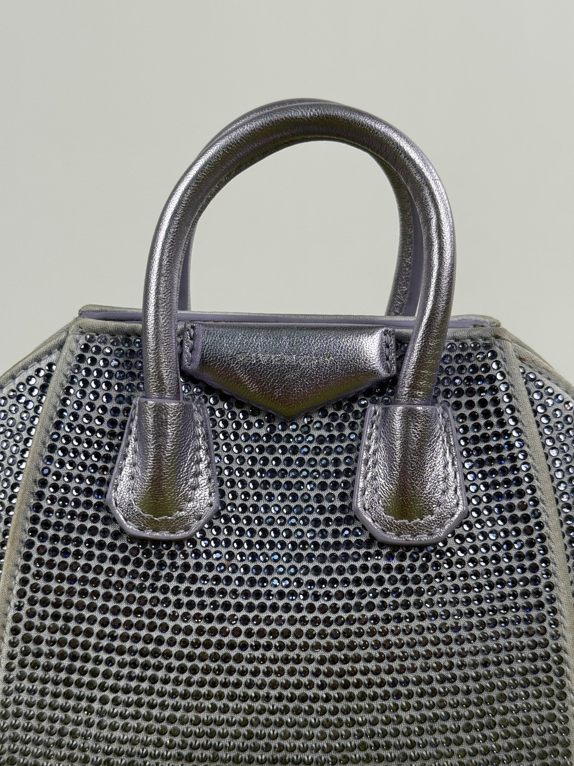 Borsa Micro Antigona In raso Con strass lavanda Viola