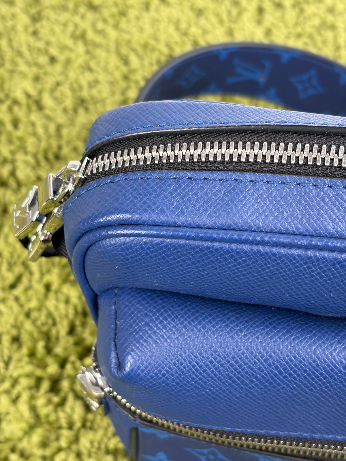 Borsa Louis Vuitton Outdoor Messenger Blu