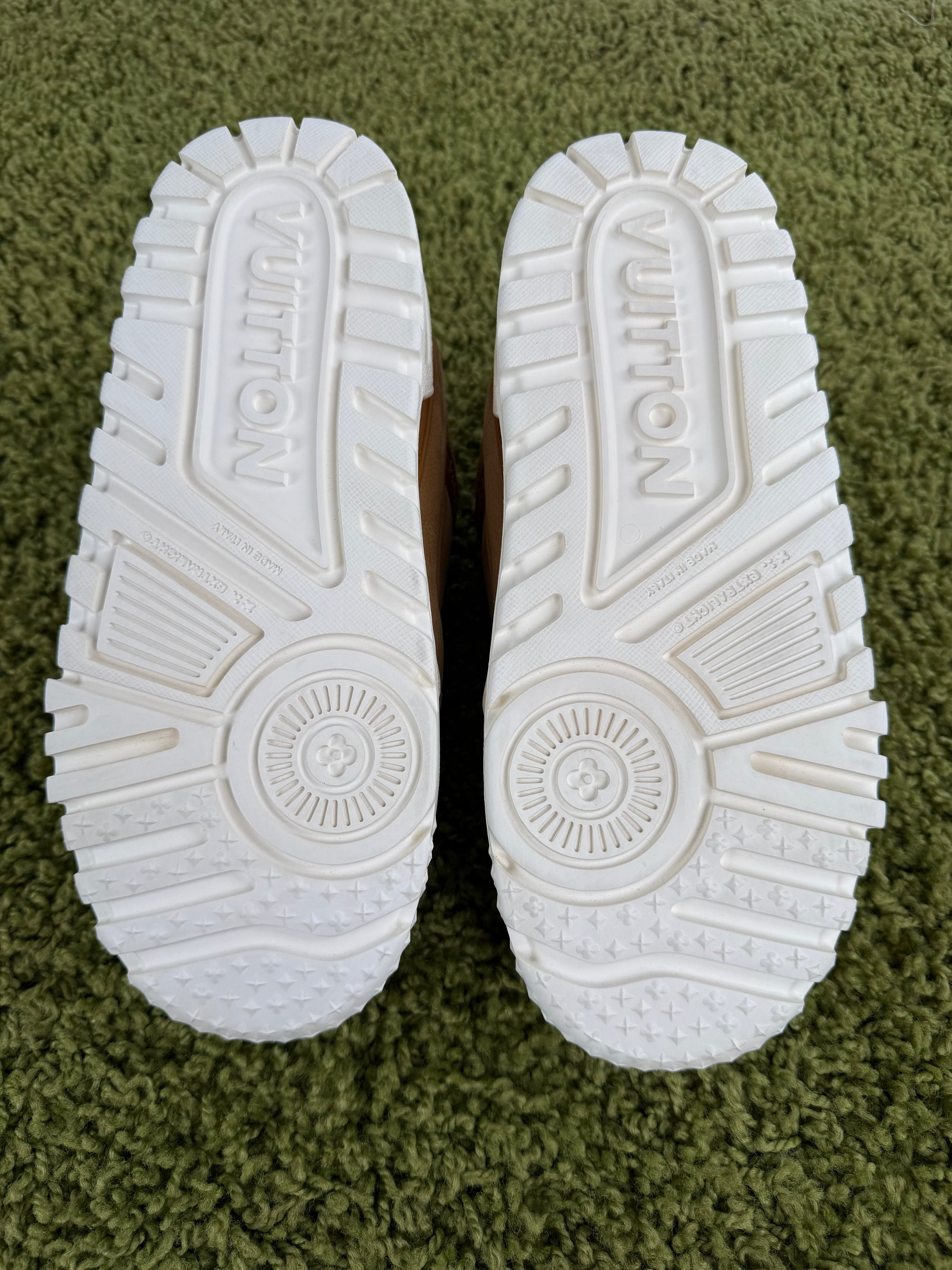 Louis Vuitton Trainer Maxi Beige 7