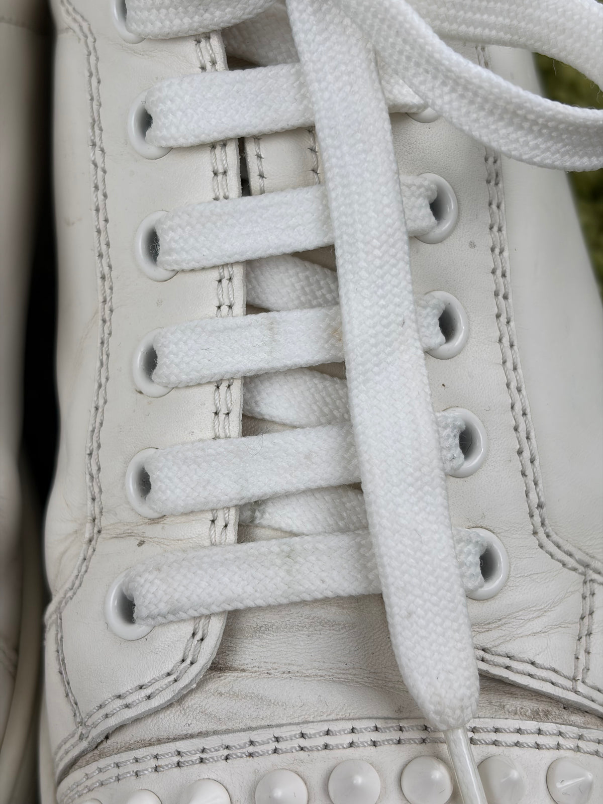 Christian Louboutin Spikes Low Bianca 41